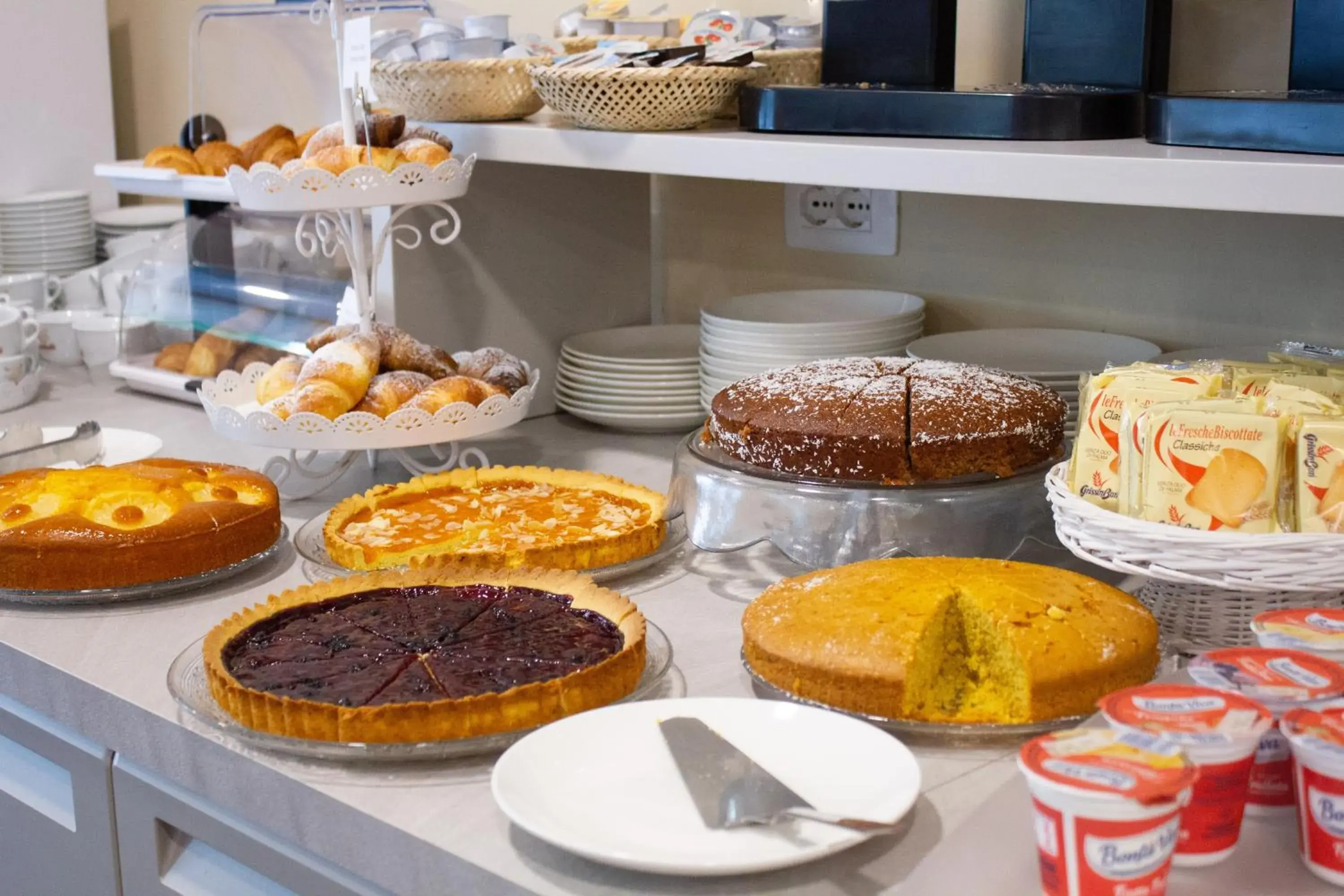 Food and drinks in Ark Hotel Food and drinks in Ark Hotel