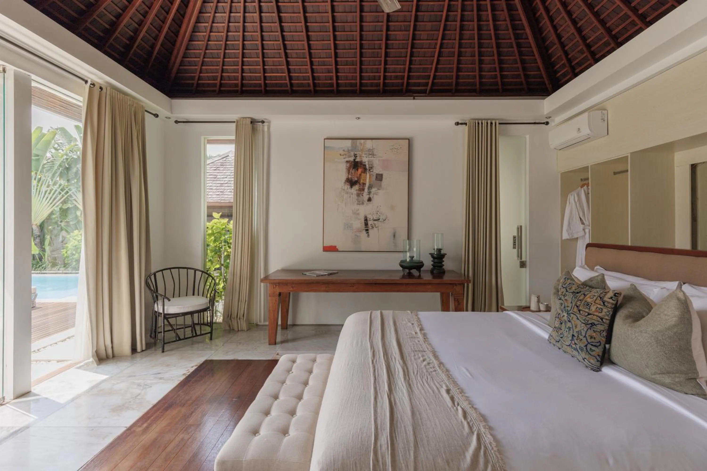 Bed in Chandra Bali Villas