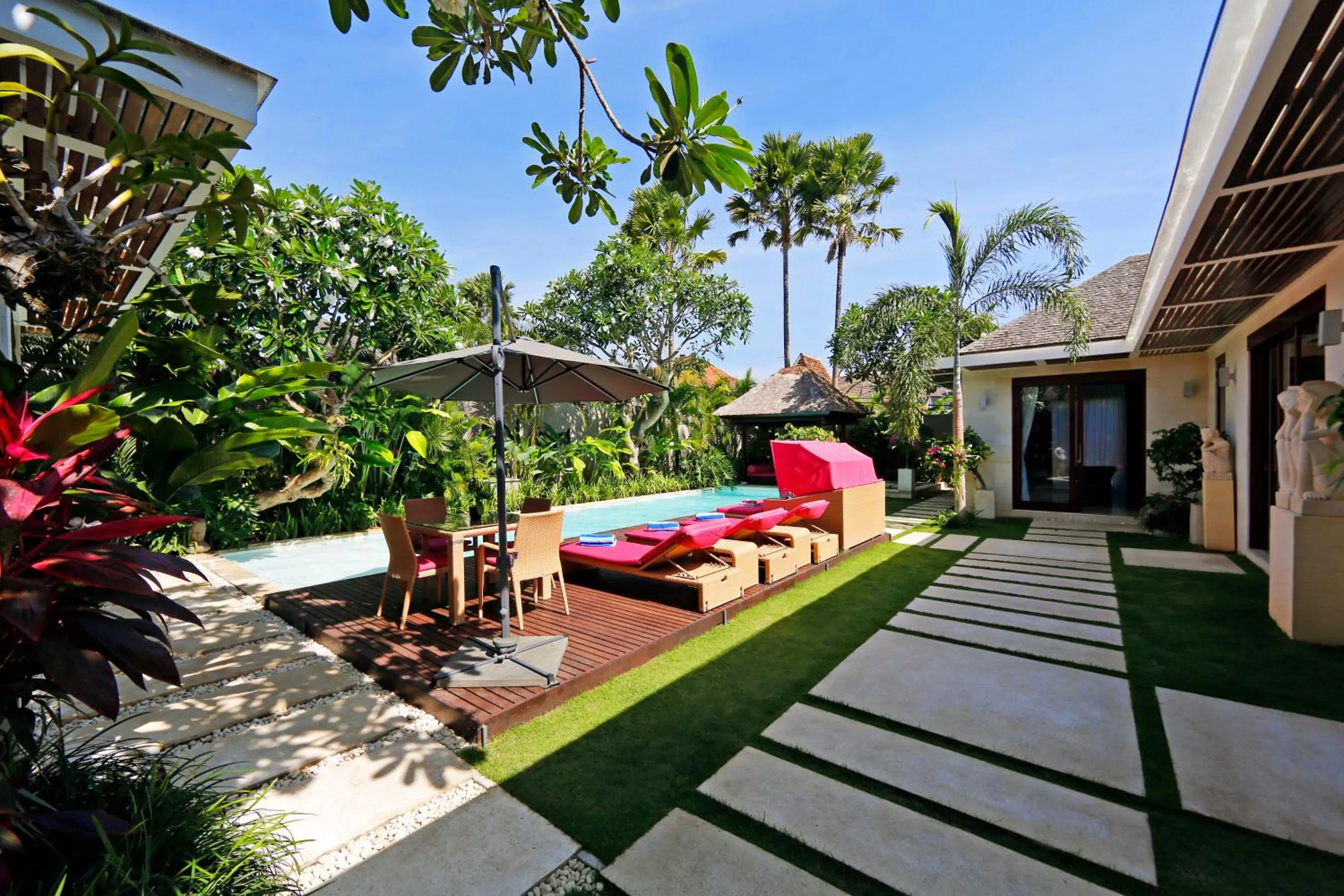 Garden in Chandra Bali Villas
