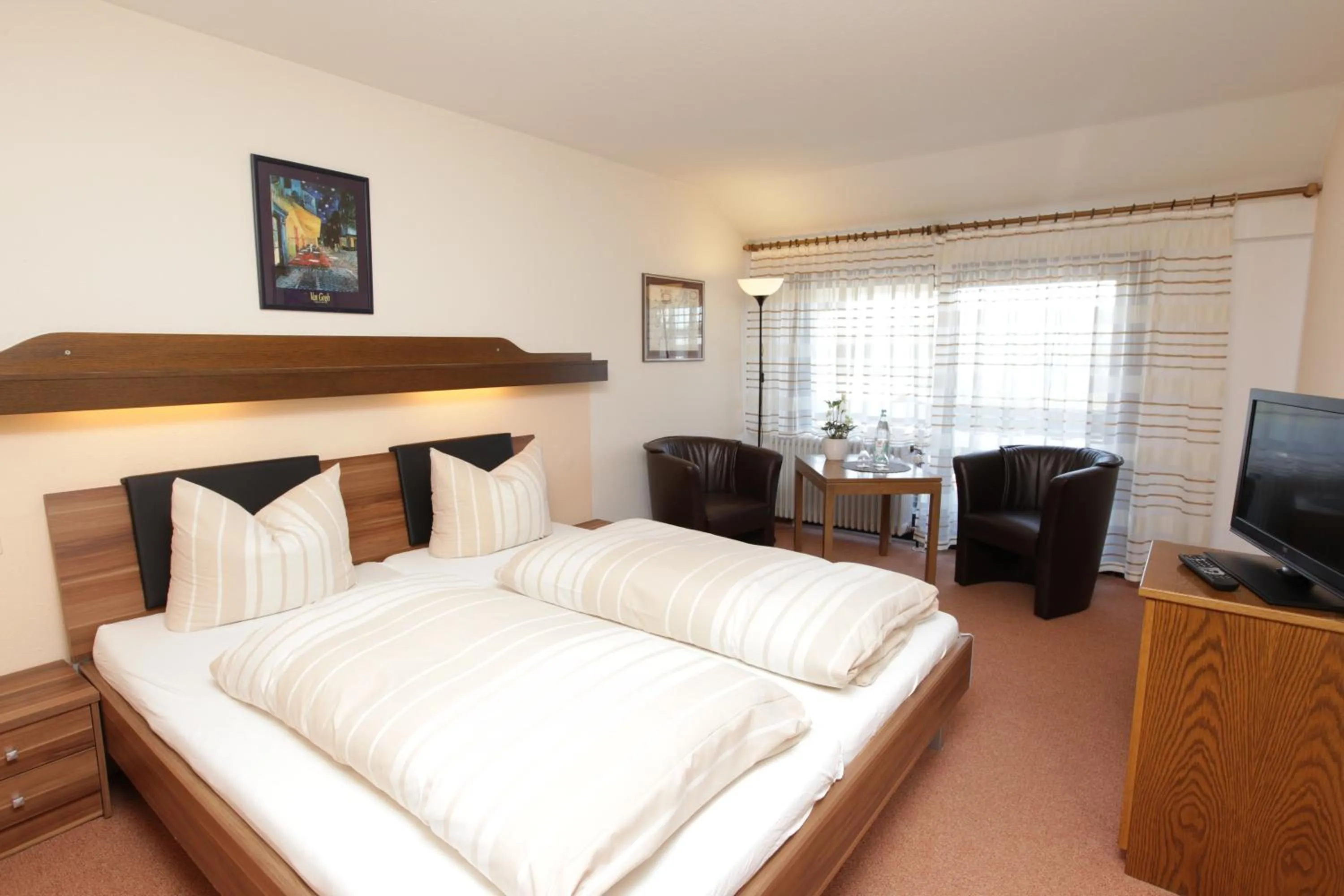 Day, Bed in Hotel an der Sonne & Restaurant Zum Schneiger