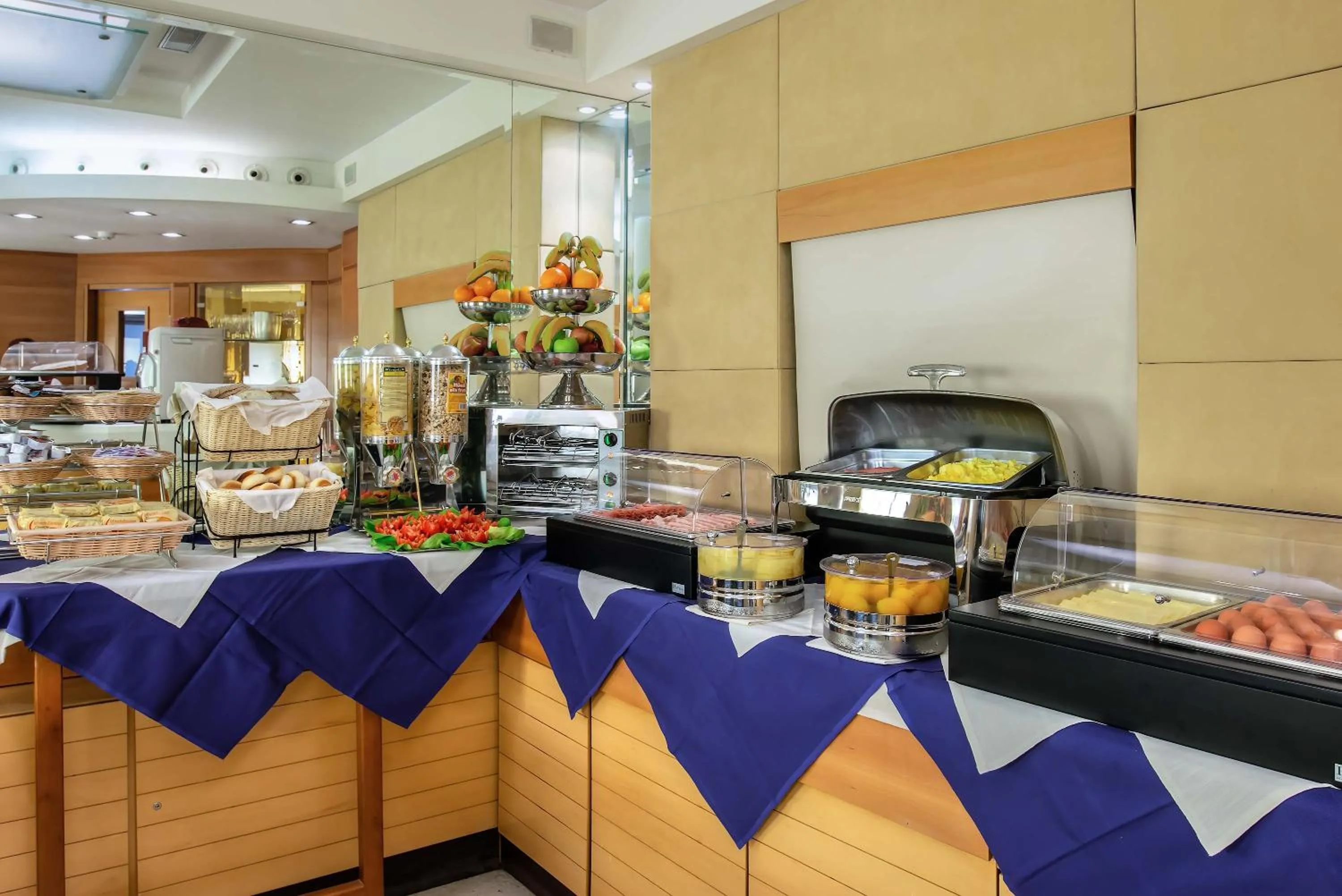 Buffet breakfast in Hotel Memphis