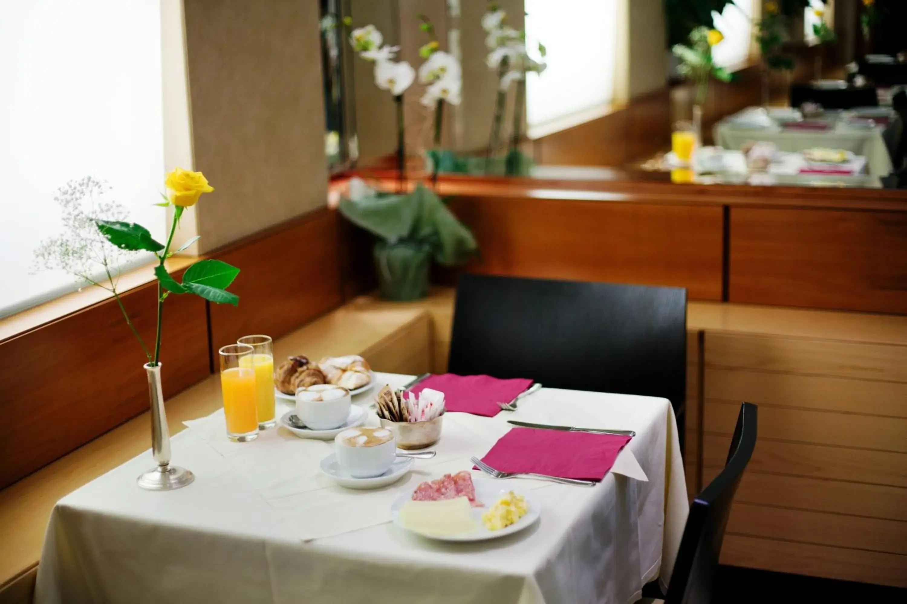 Restaurant/places to eat in Hotel Memphis Restaurant/places to eat in Hotel Memphis