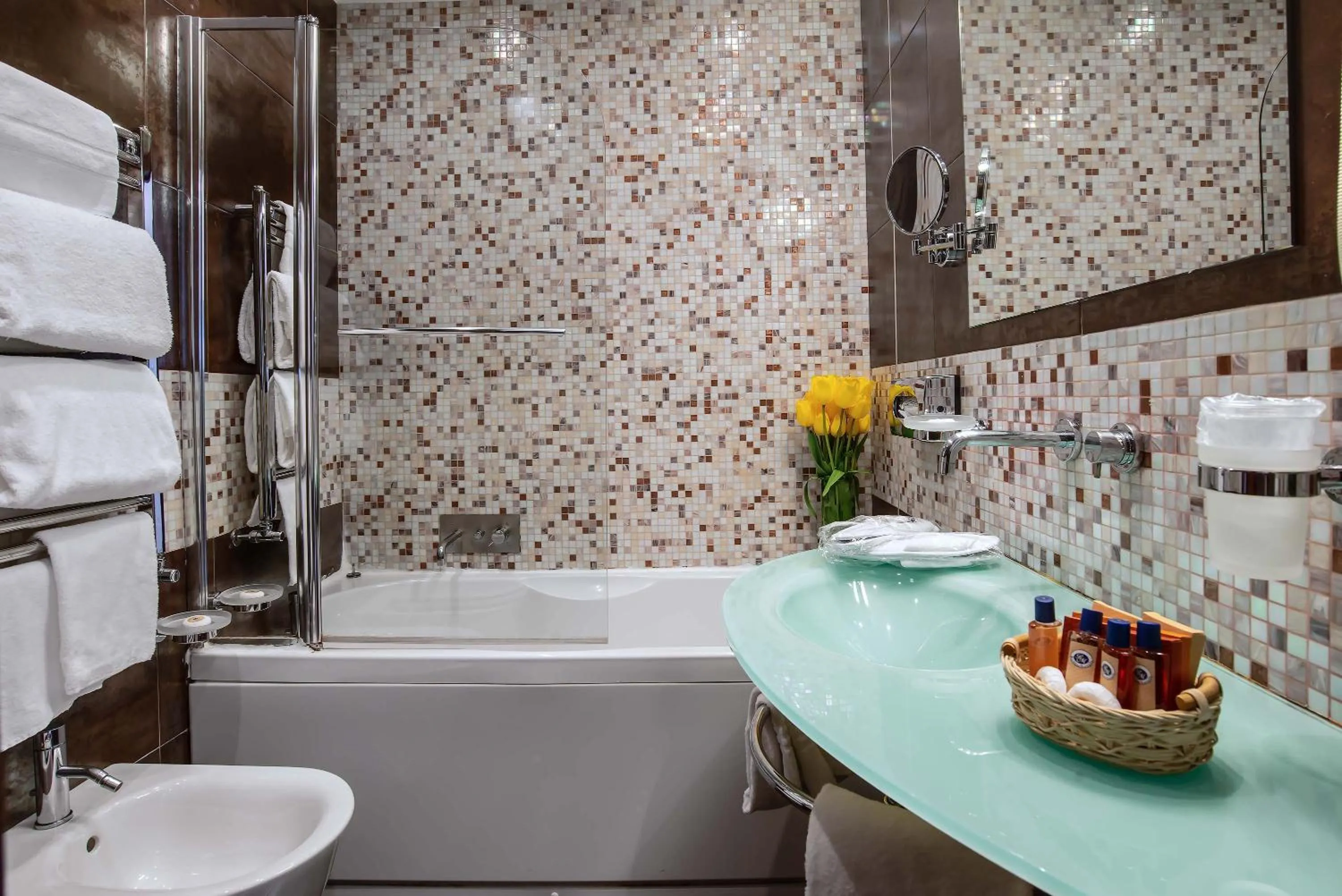 Bathroom in Hotel Memphis