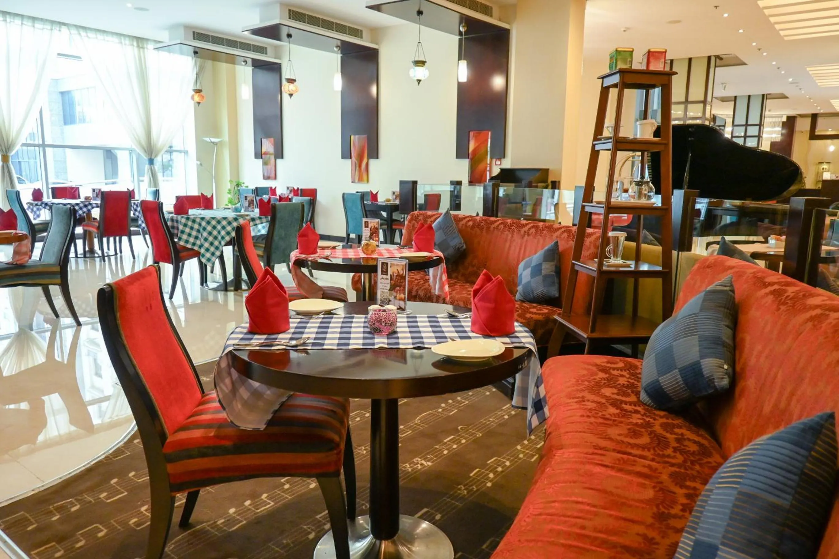 Restaurant/places to eat in City Seasons Hotel & Suites Muscat