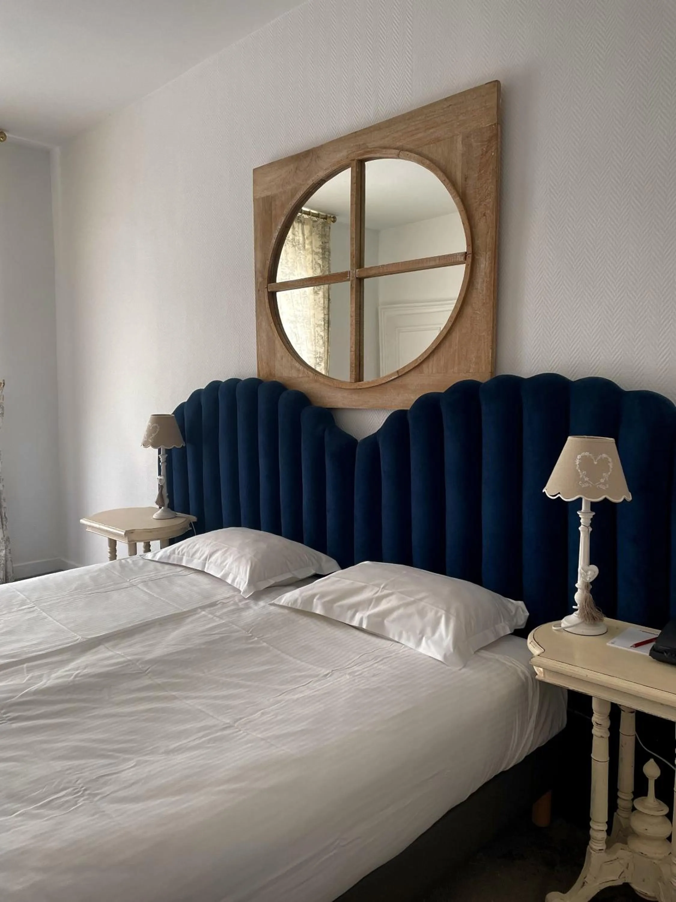 Bed in Hotel The Originals Château de Perigny