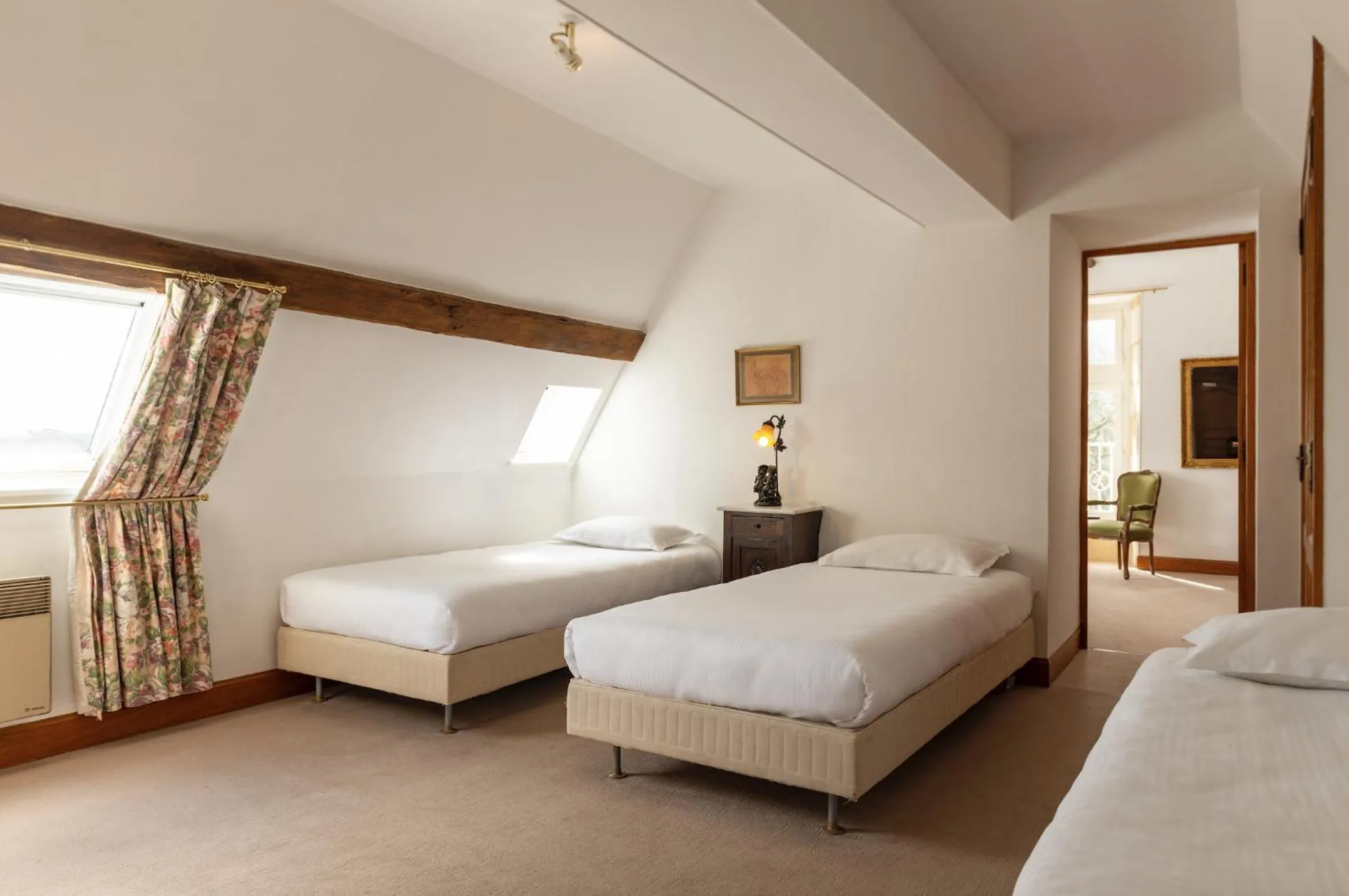 Bed in Hotel The Originals Château de Perigny