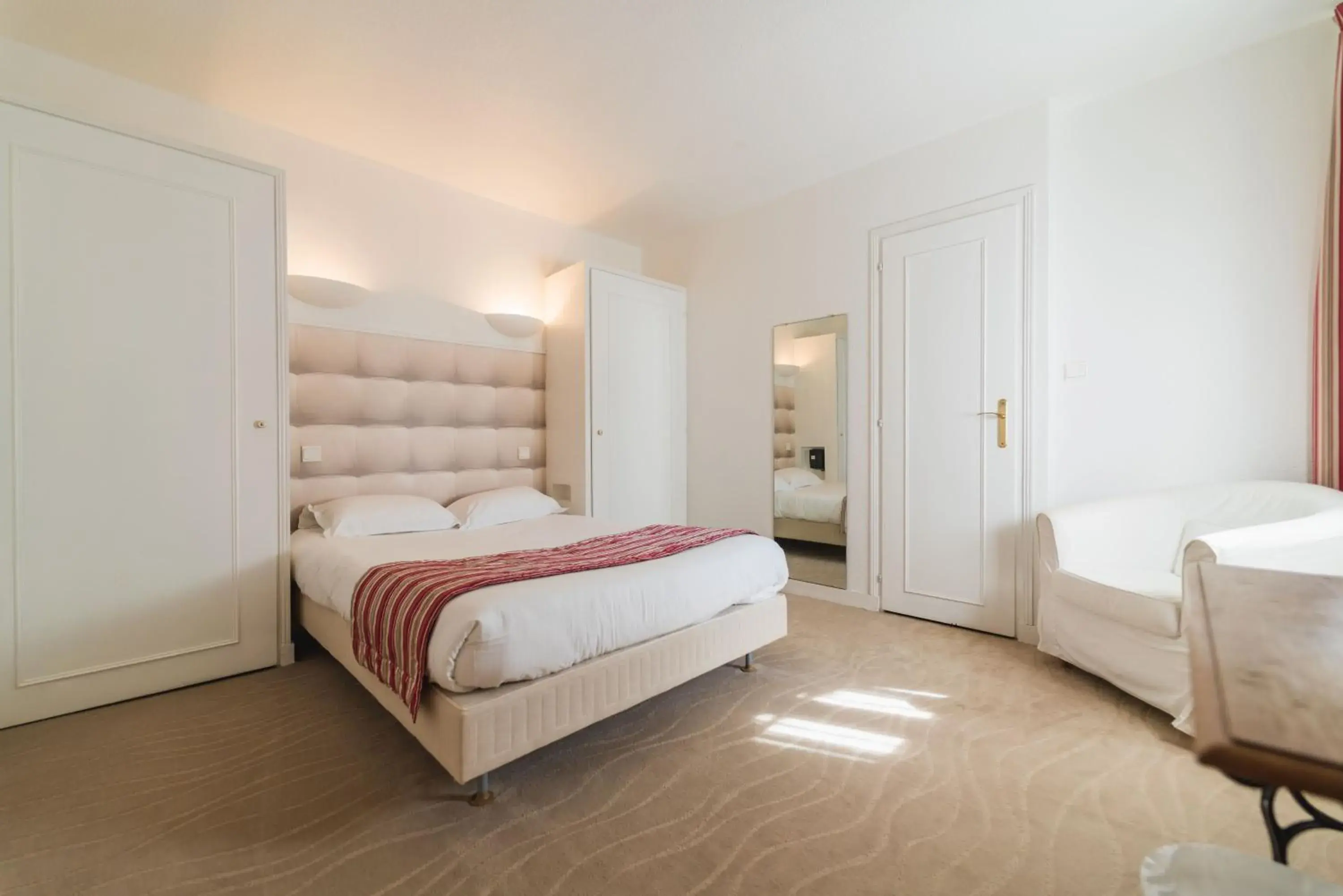 Hotel The Originals Château de Perigny Hotel The Originals Château de Perigny