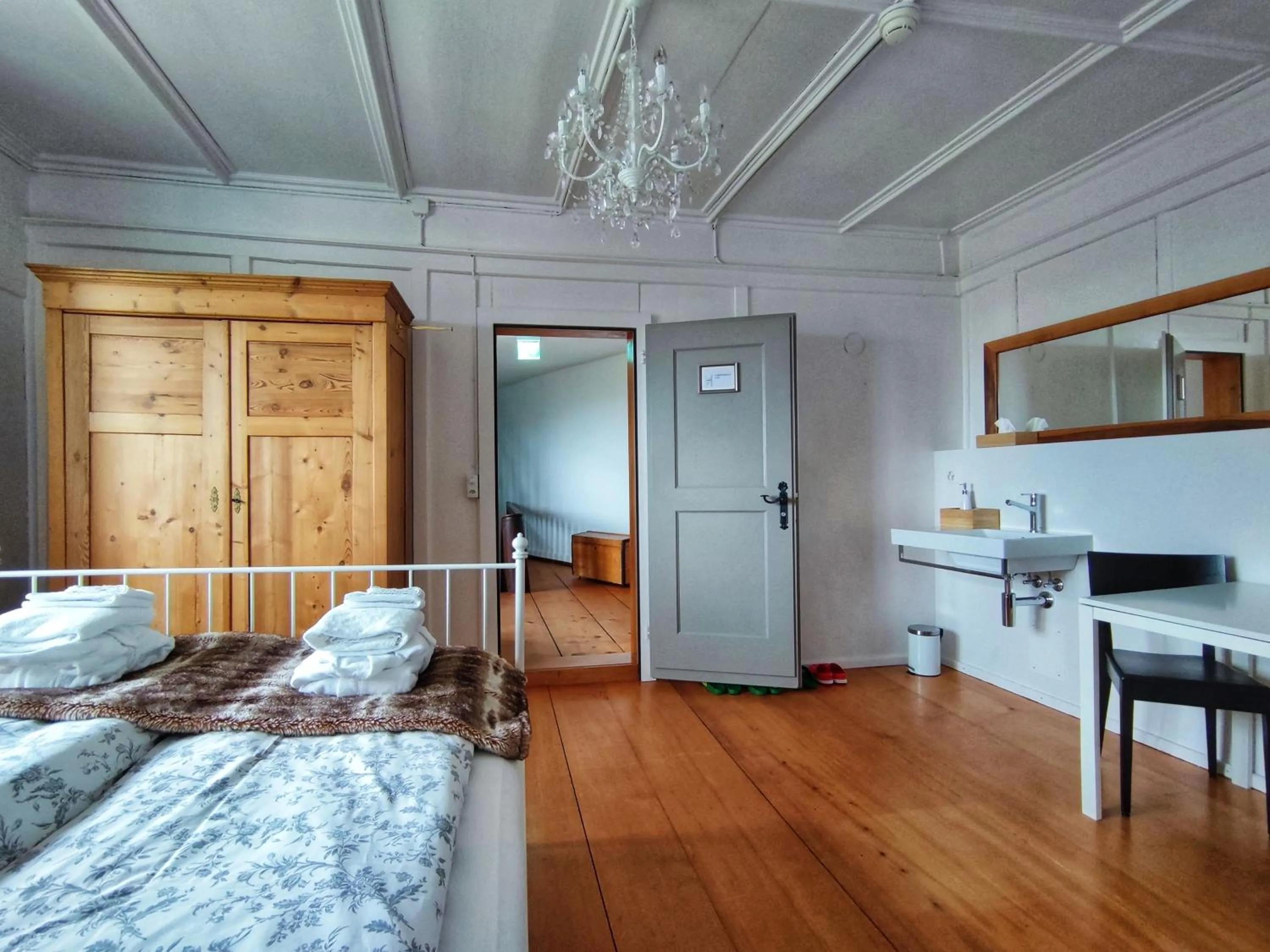 Bed in Hotel & Restaurant Schloss Schwandegg