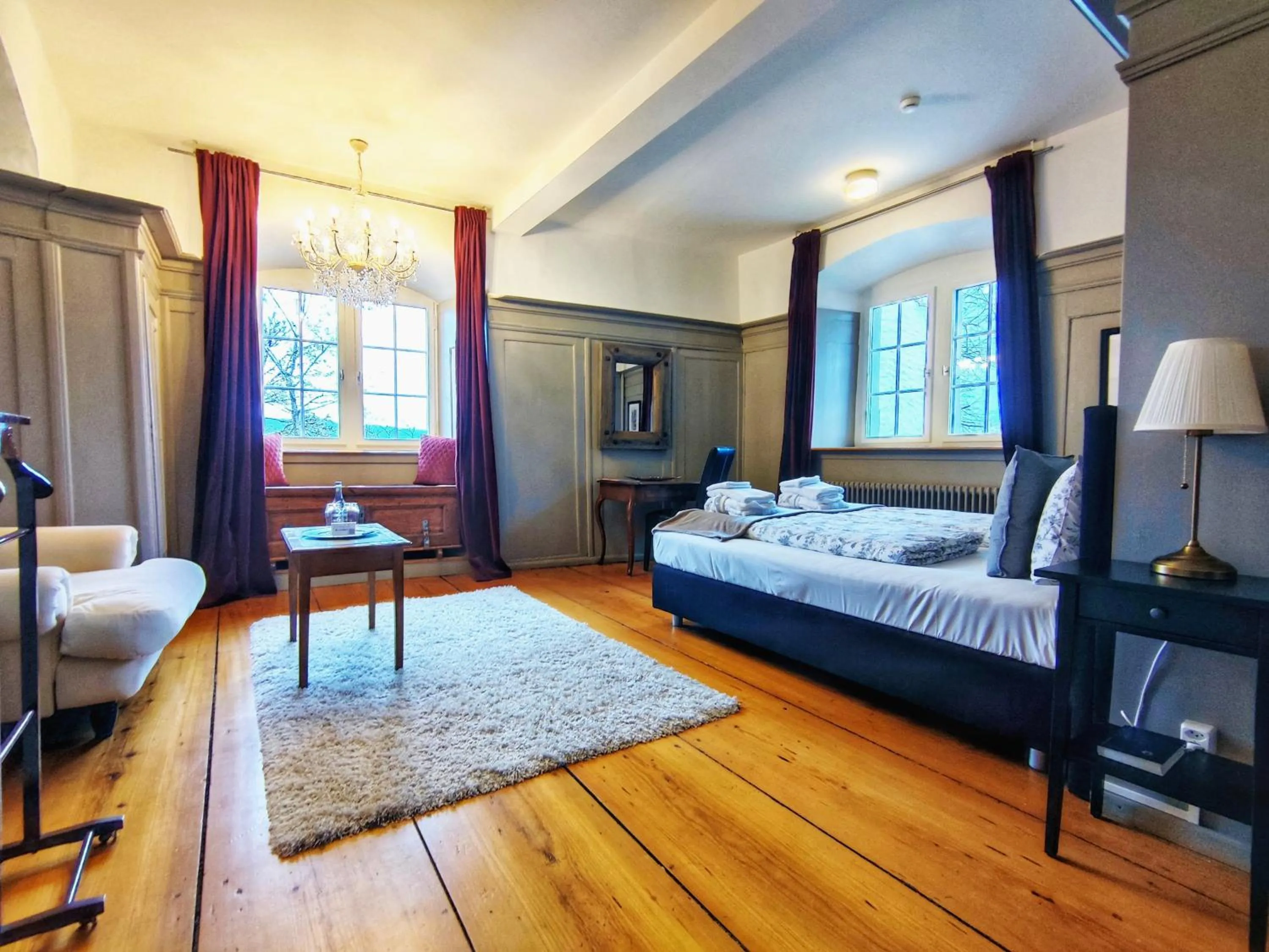 Bed in Hotel & Restaurant Schloss Schwandegg