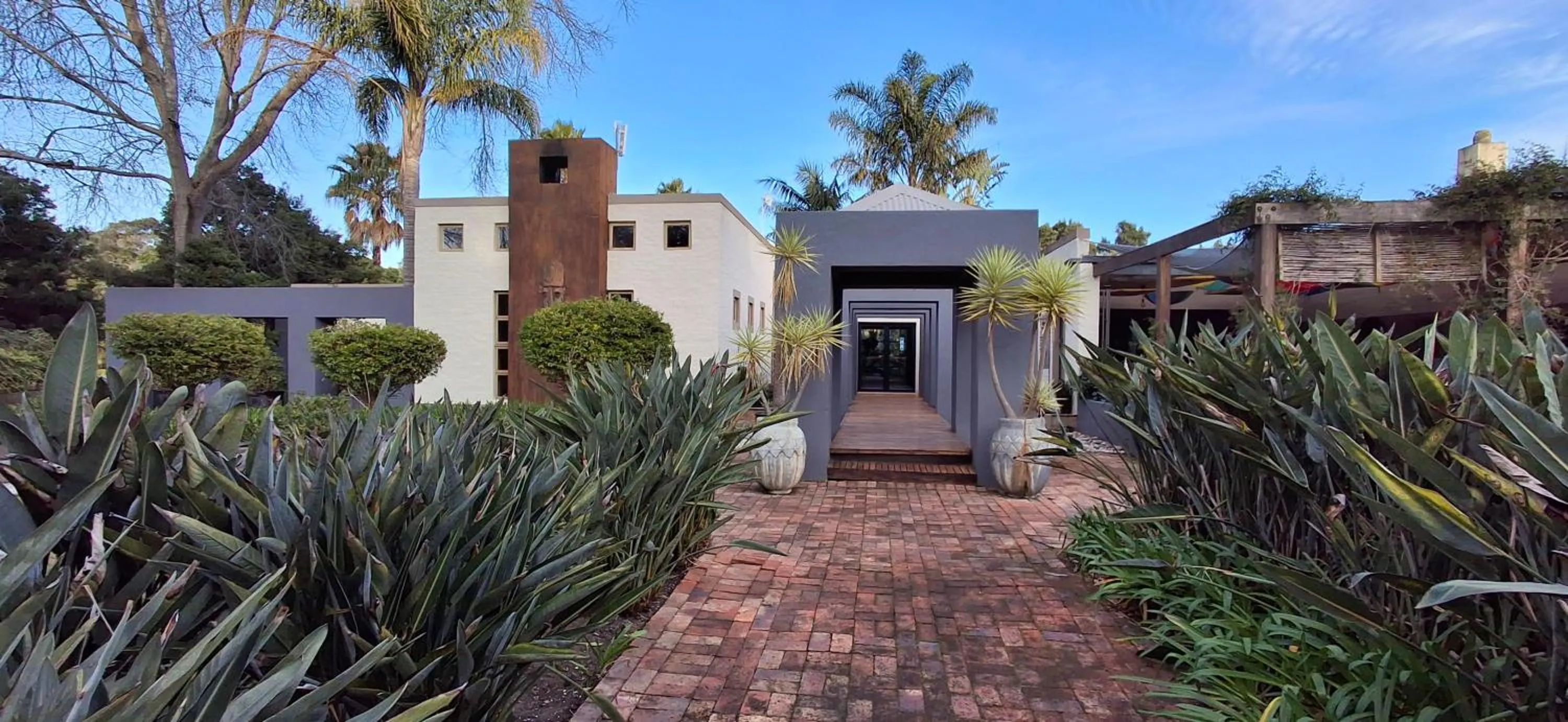 Property building in Lily Pond Country Lodge