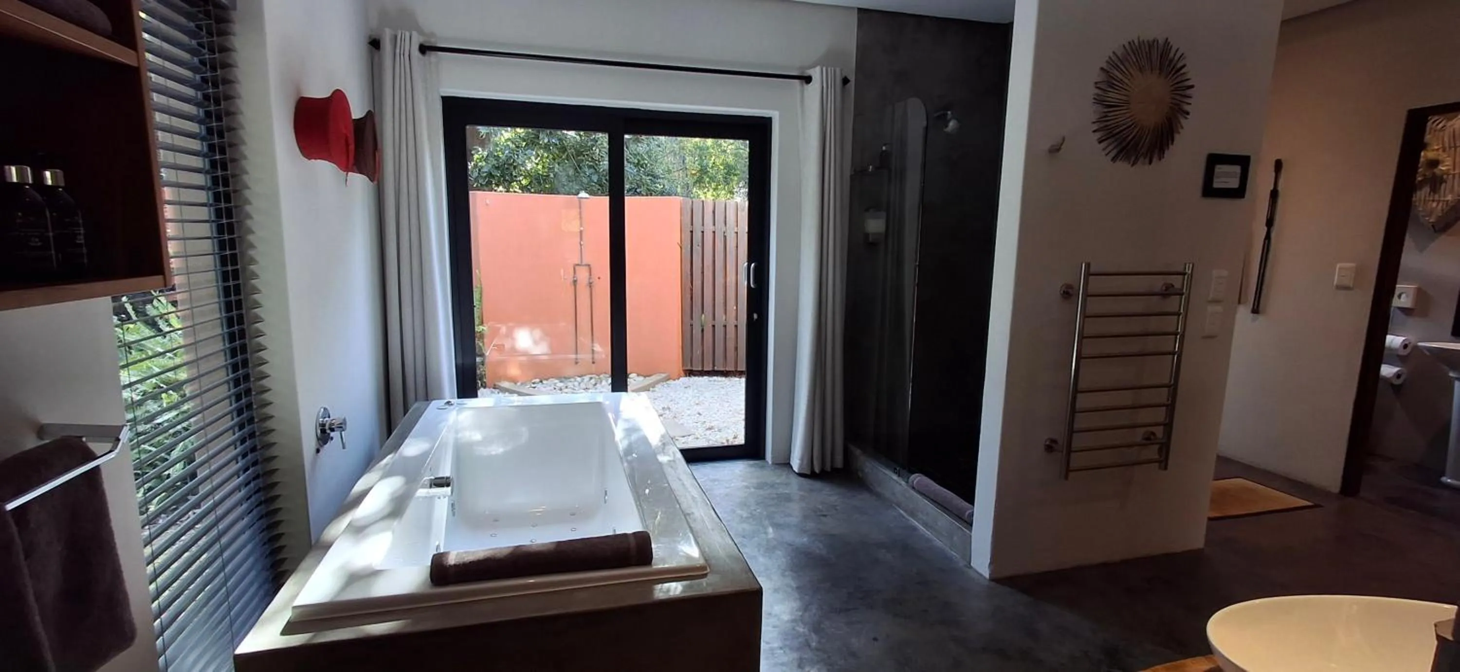 Bathroom in Lily Pond Country Lodge