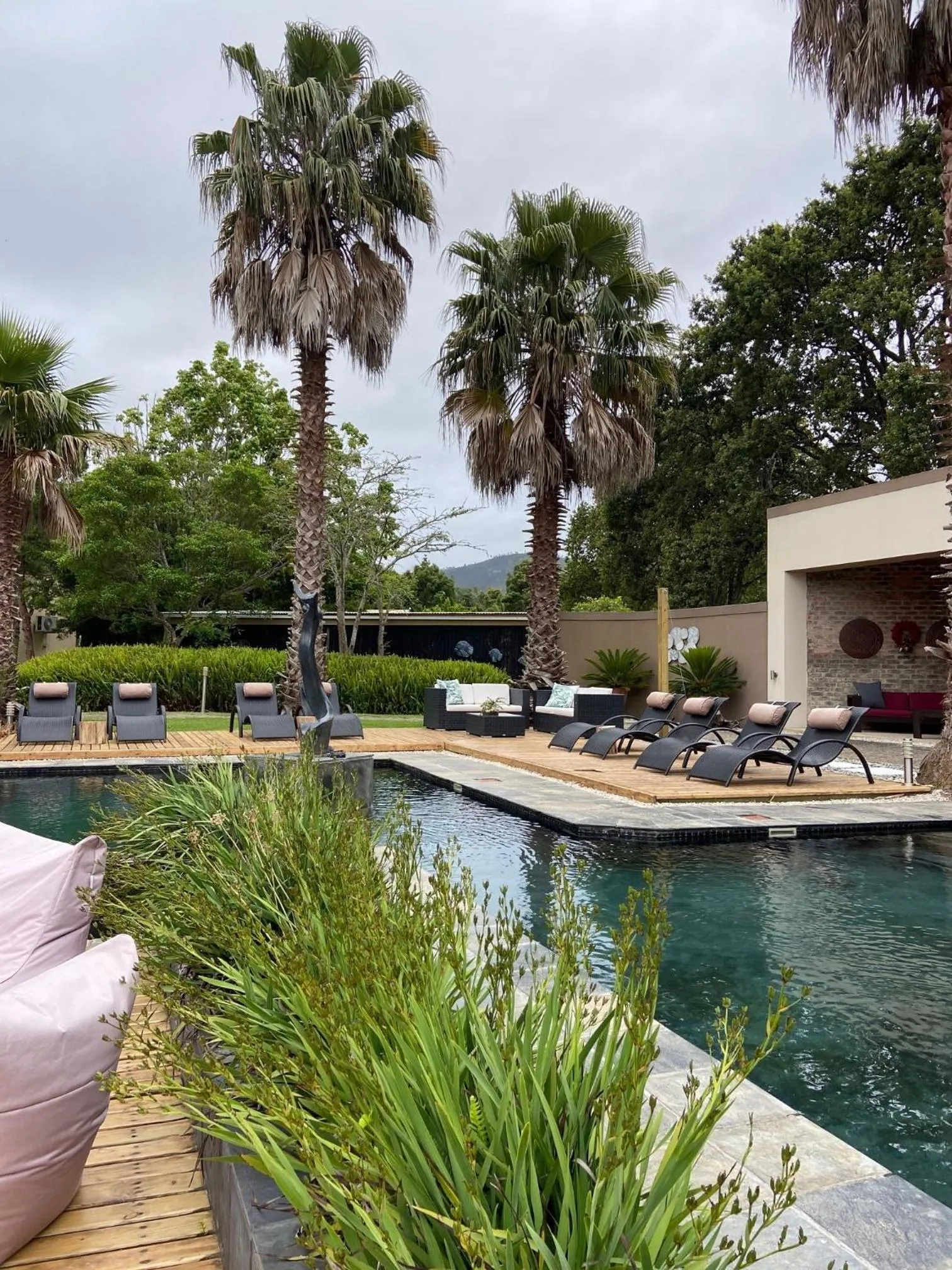 Restaurant/places to eat in Lily Pond Country Lodge