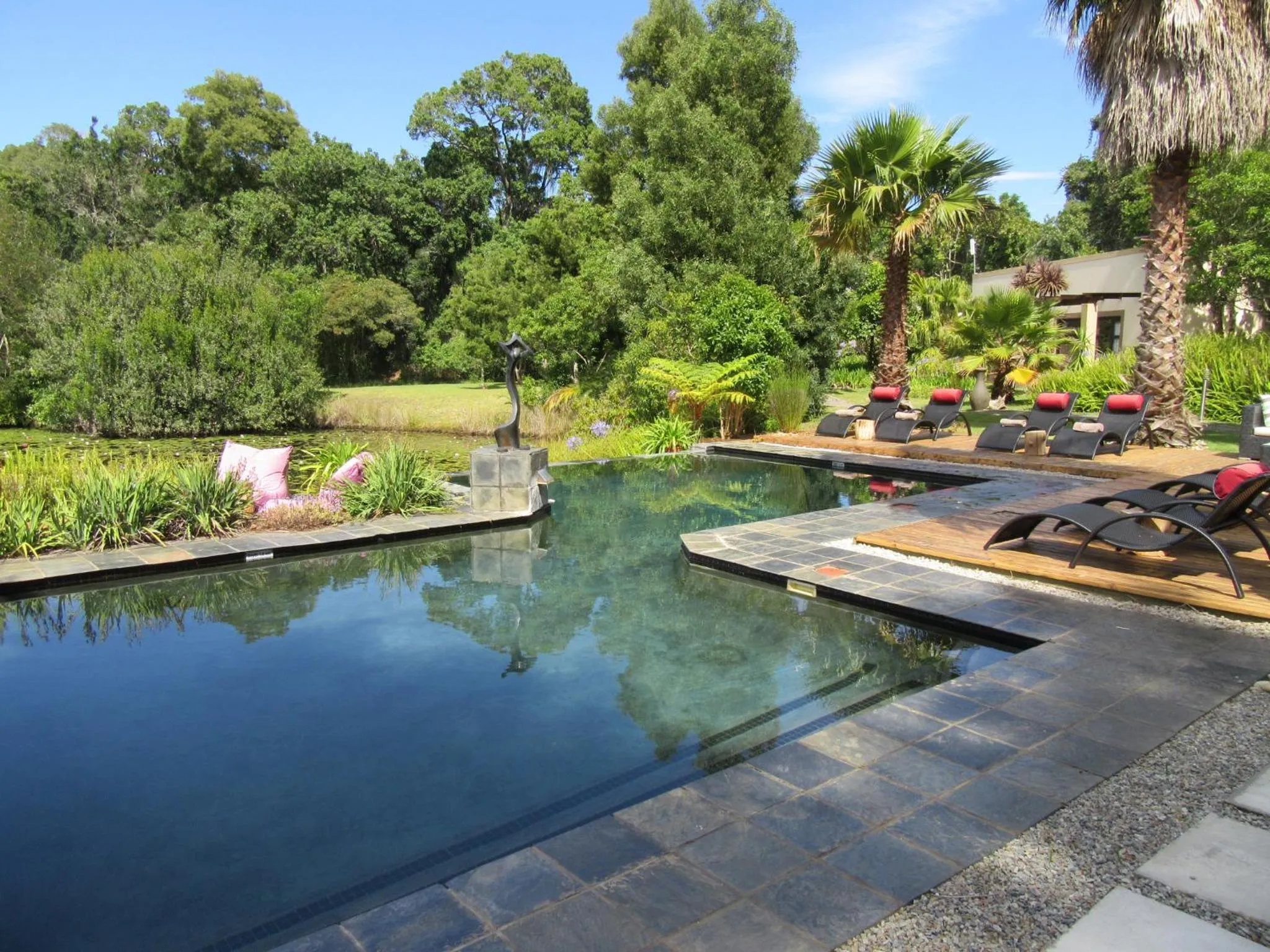 Swimming pool in Lily Pond Country Lodge