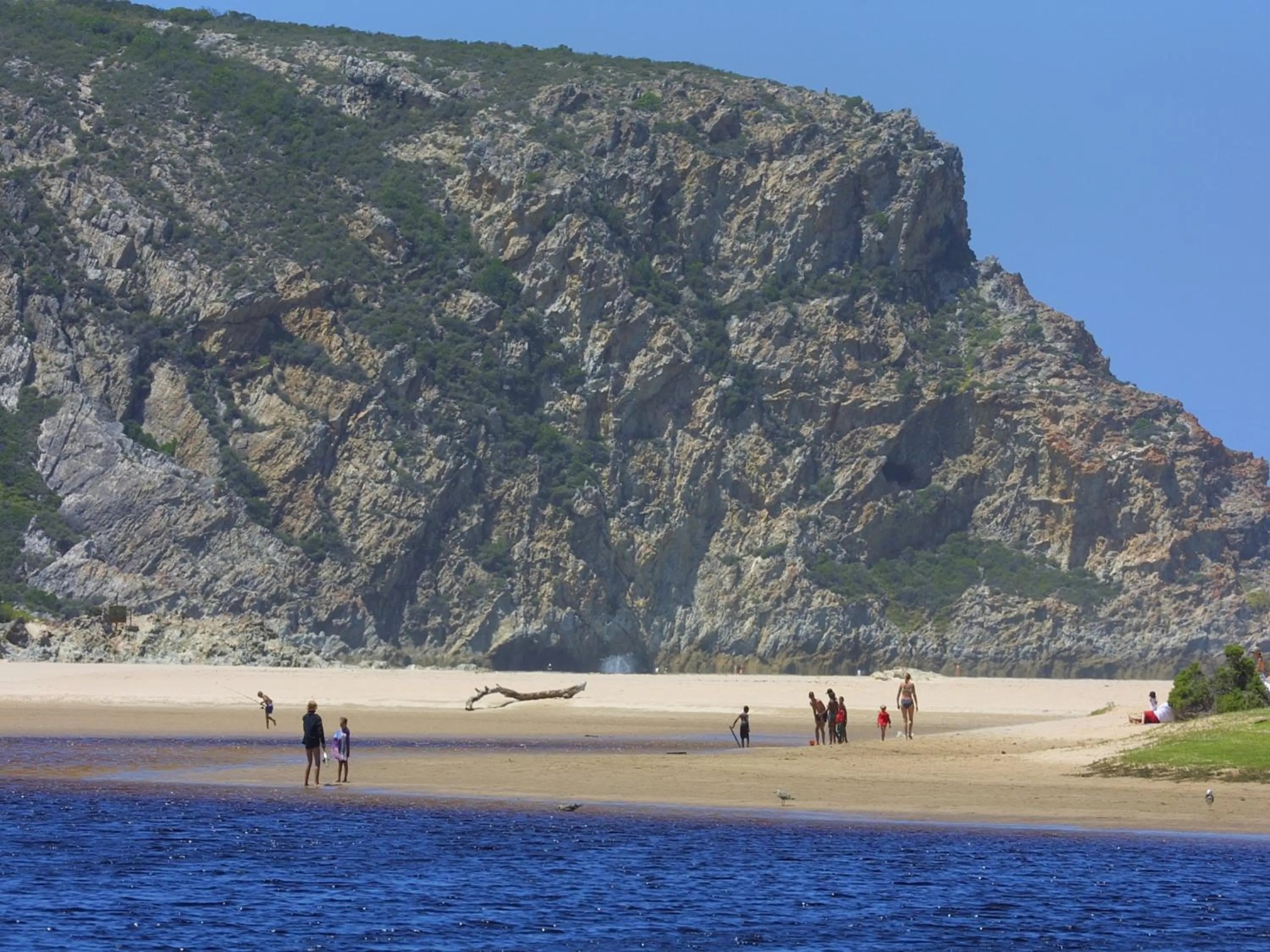 Day in Lily Pond Country Lodge