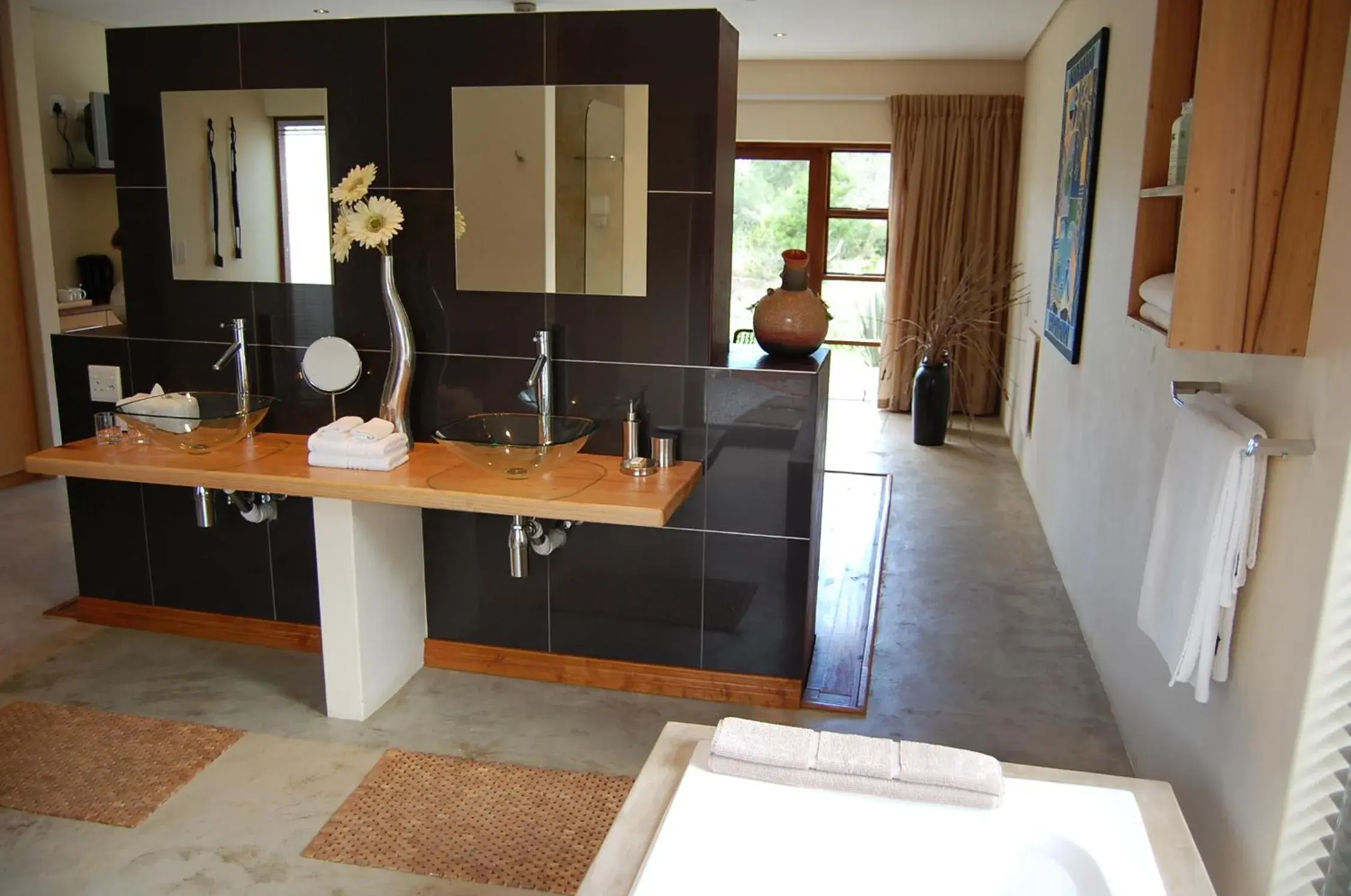 Bathroom in Lily Pond Country Lodge Bathroom in Lily Pond Country Lodge