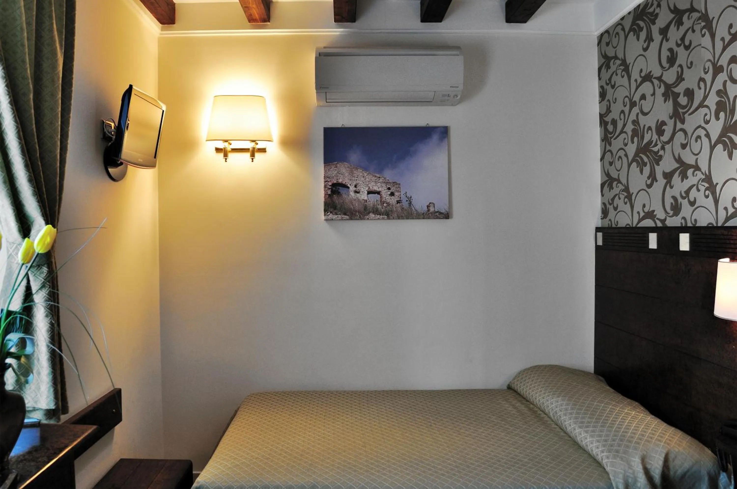 Decorative detail, Bed in Al Casaletto Hotel