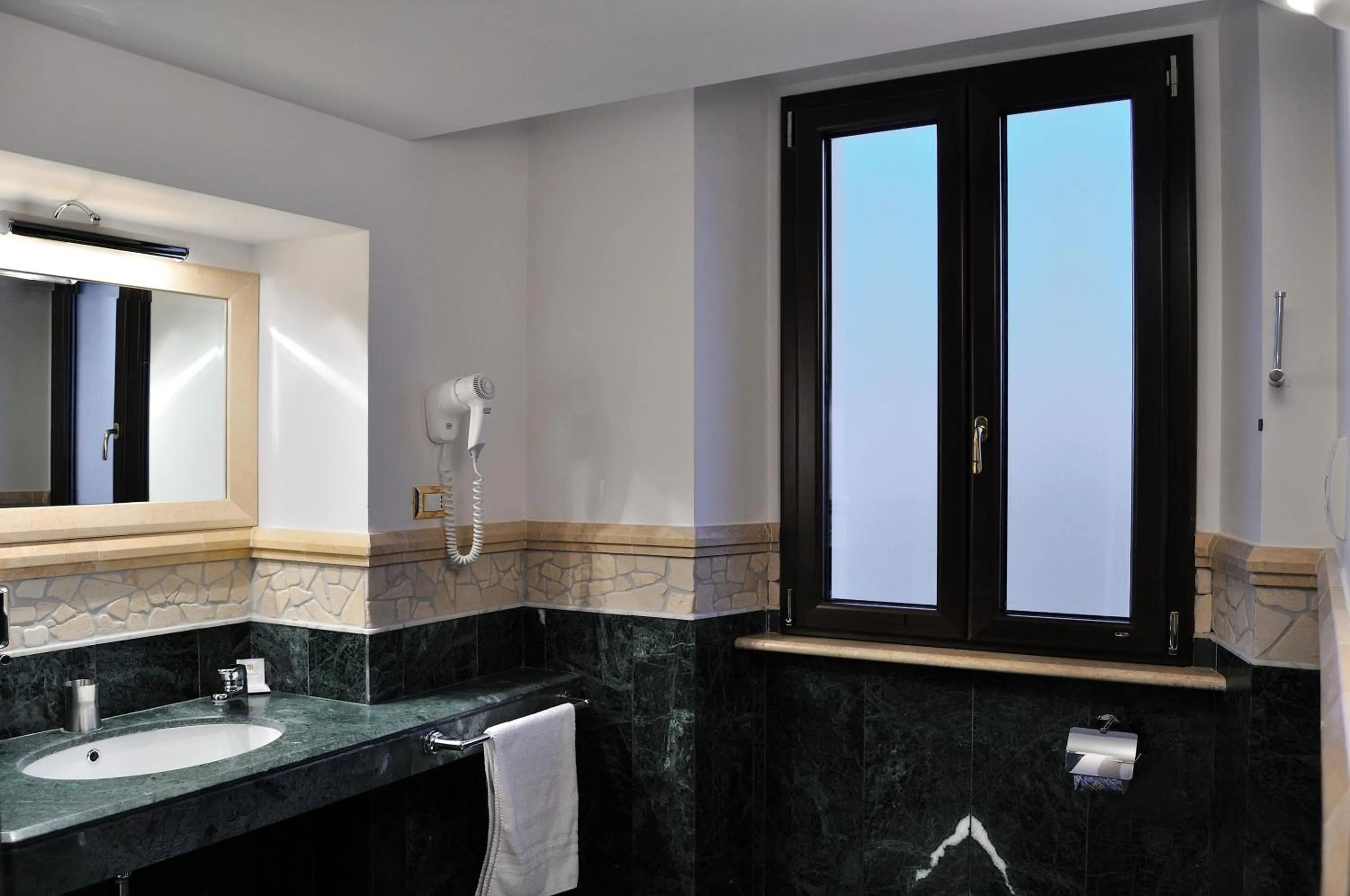 Bathroom in Al Casaletto Hotel