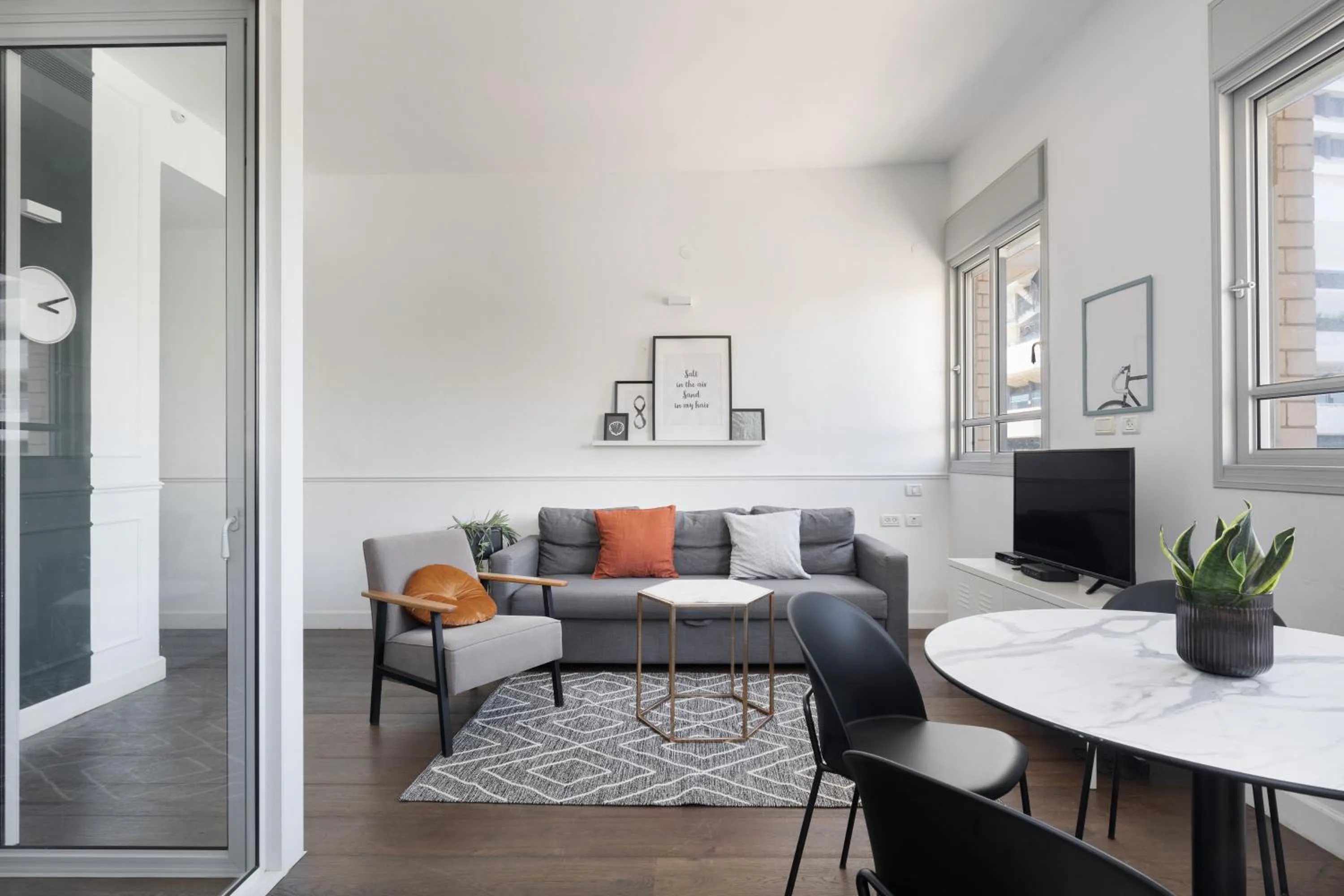 Bauhaus Boutique by TLV2RENT