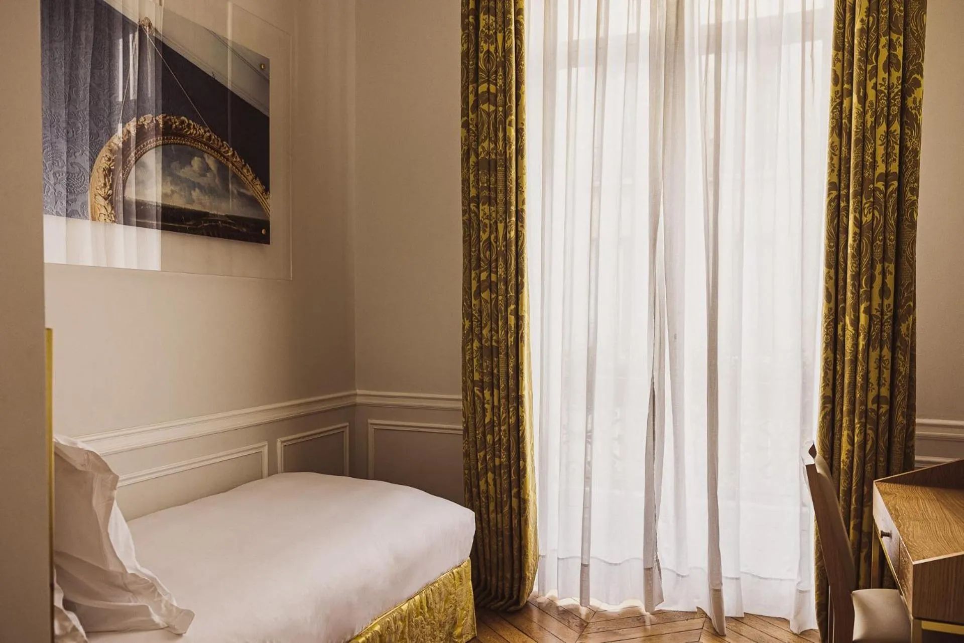 Bed in Hôtel Alfred Sommier