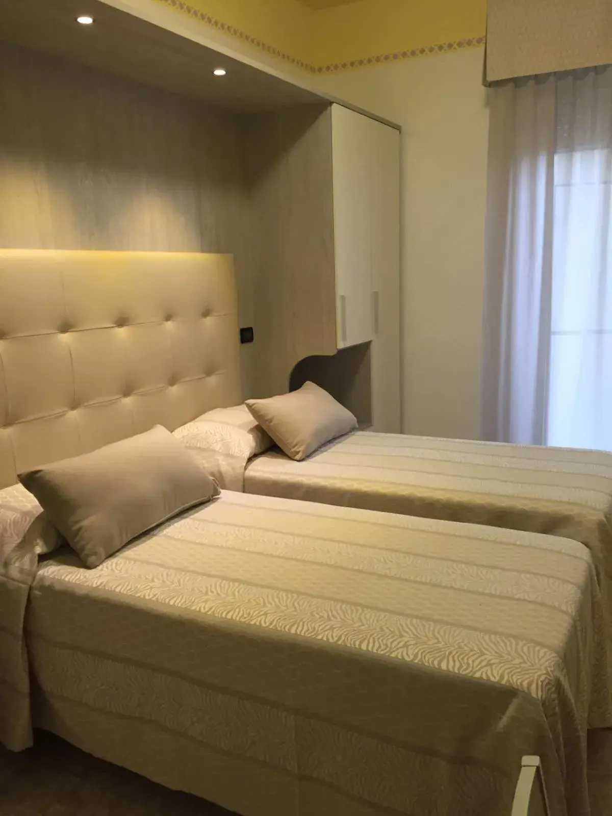 Day, Bed in Hotel Grado