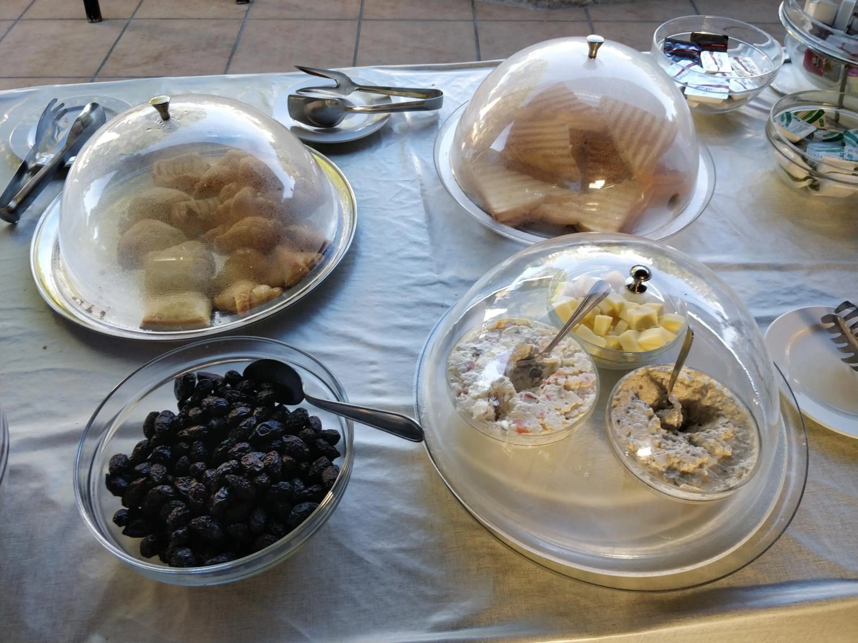 Breakfast in Alianthos Suites