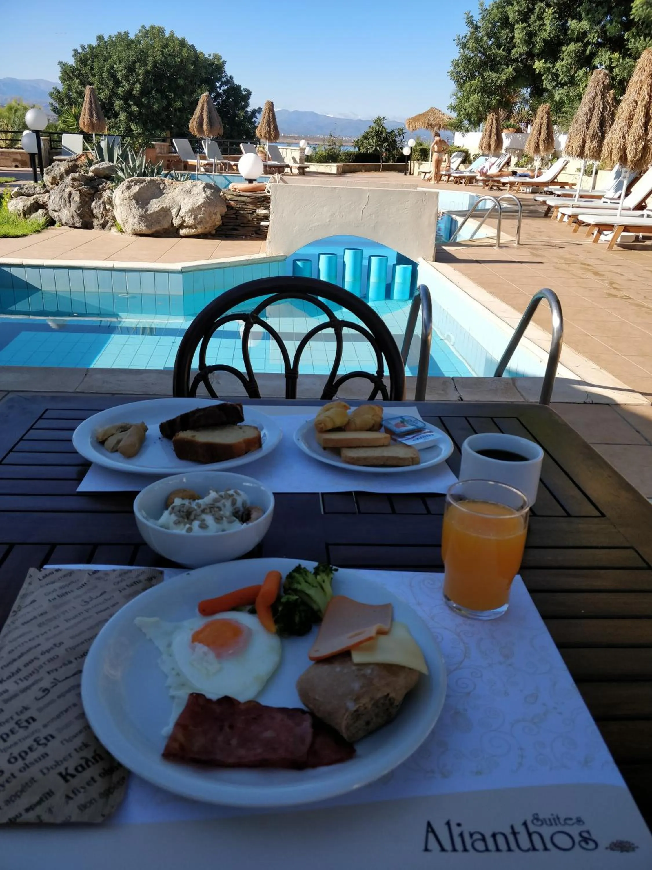 Breakfast in Alianthos Suites