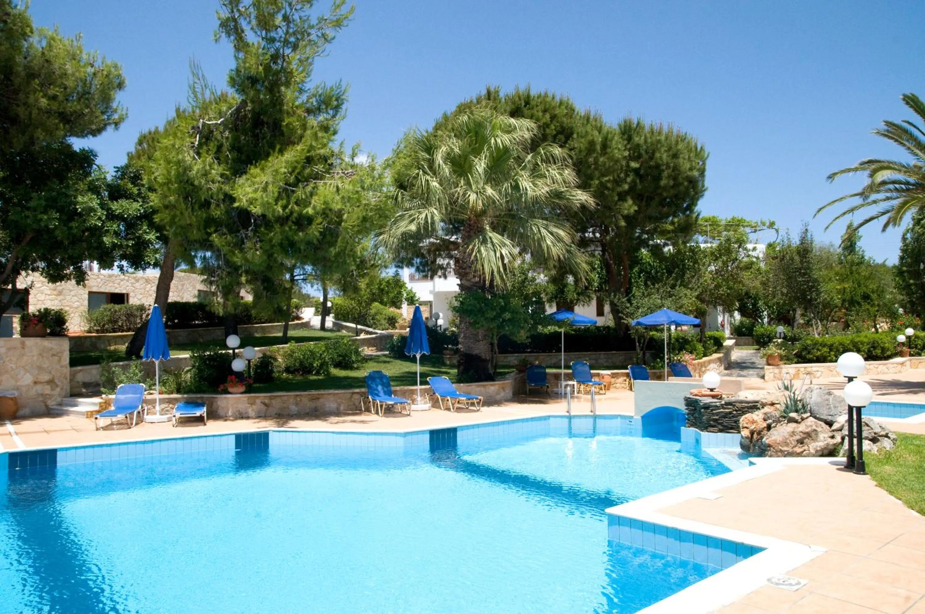 Swimming pool in Alianthos Suites