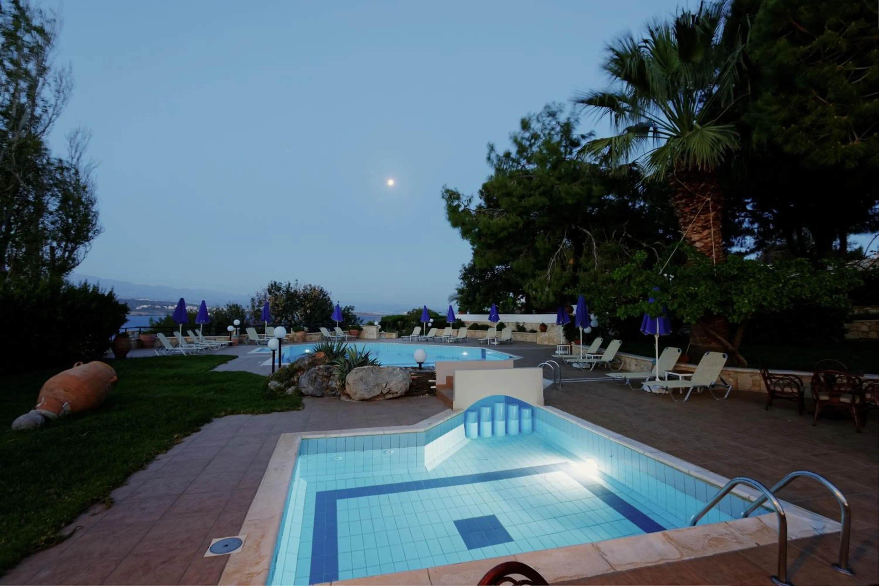 Night in Alianthos Suites