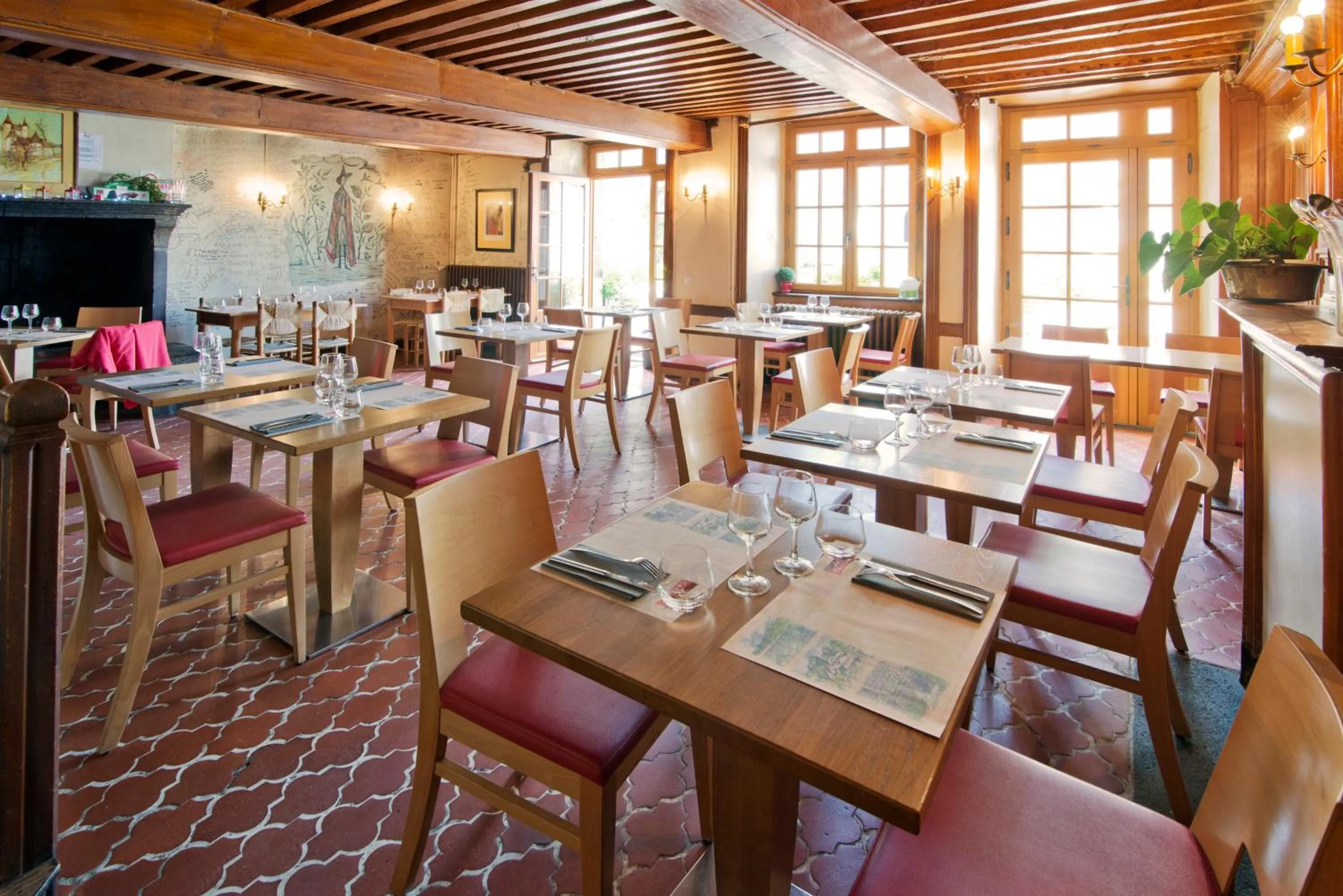 Restaurant/places to eat in Auberge Le Cantou - Hôtel Roche