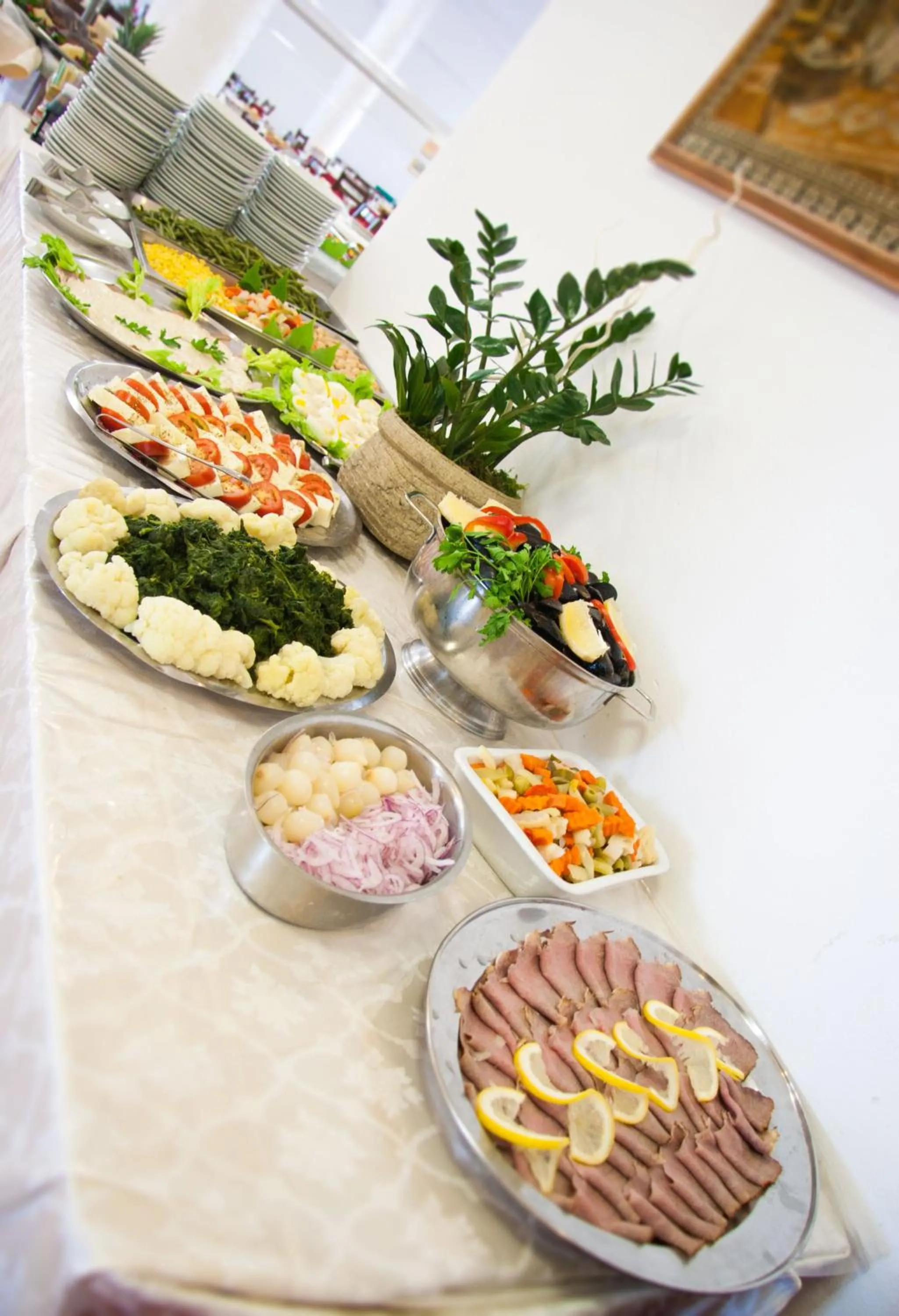 Restaurant/places to eat in Hotel Laura