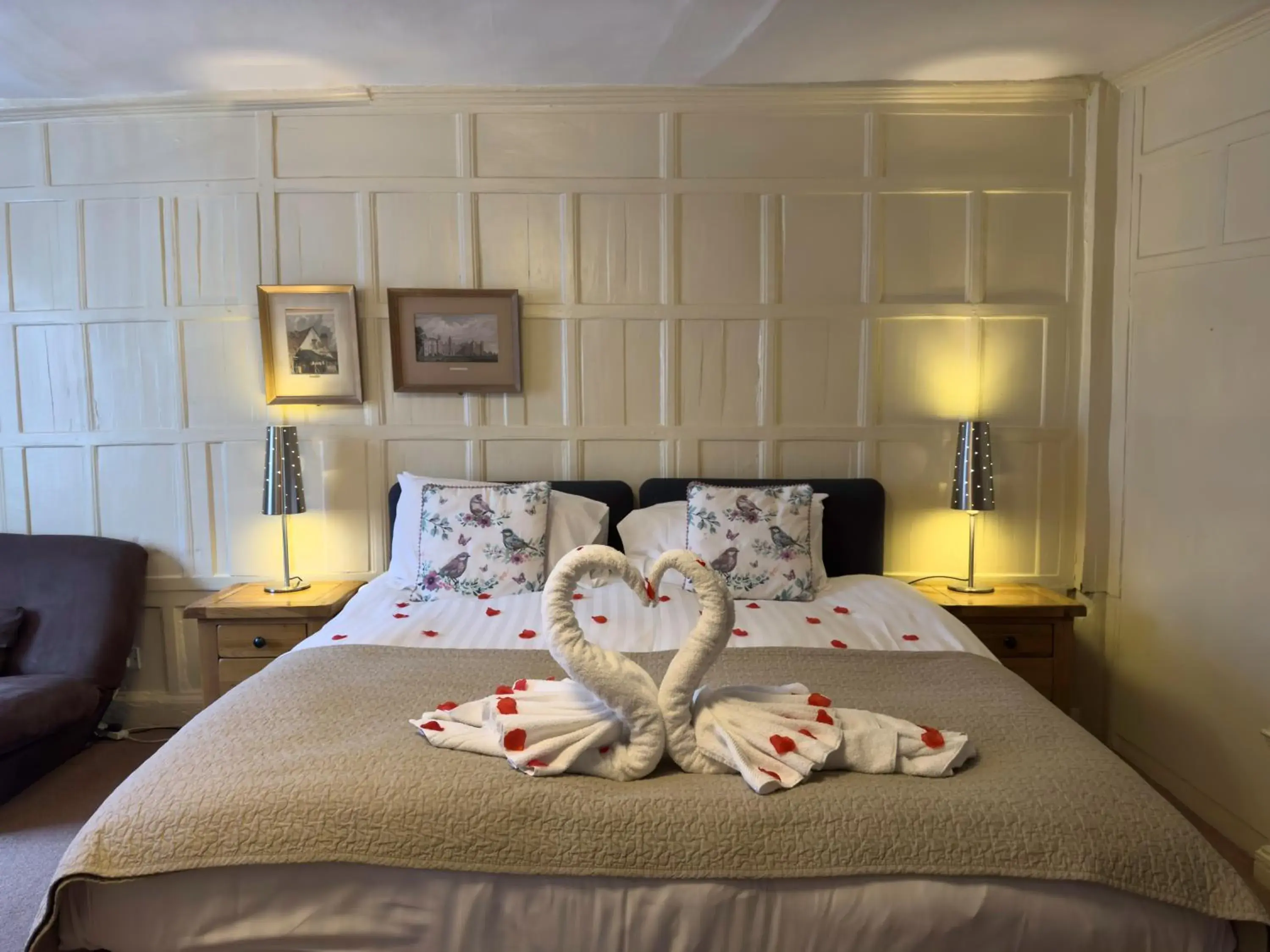 Deluxe King Room in White Hart Hotel Deluxe King Room in White Hart Hotel