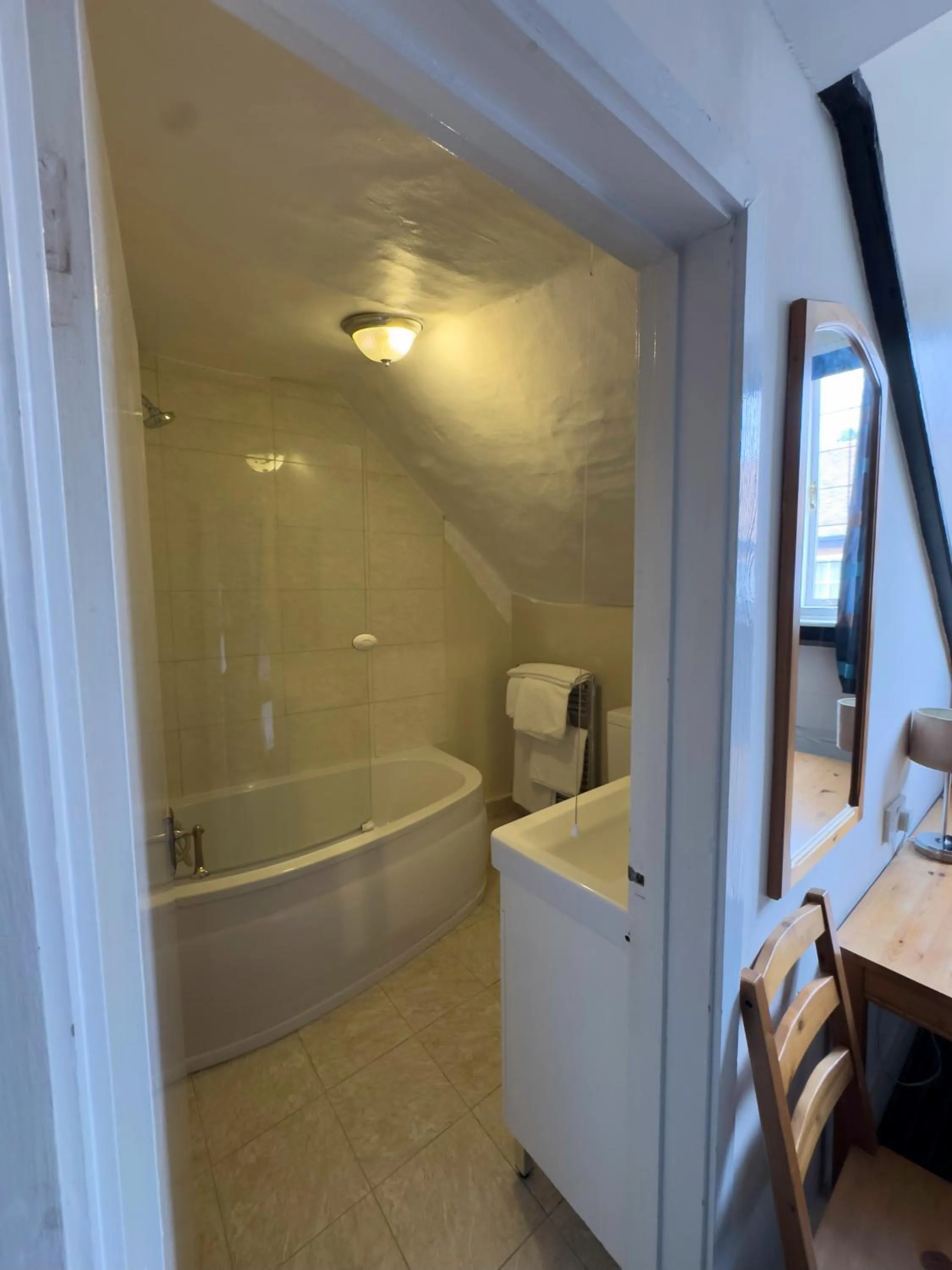 Bath in White Hart Hotel