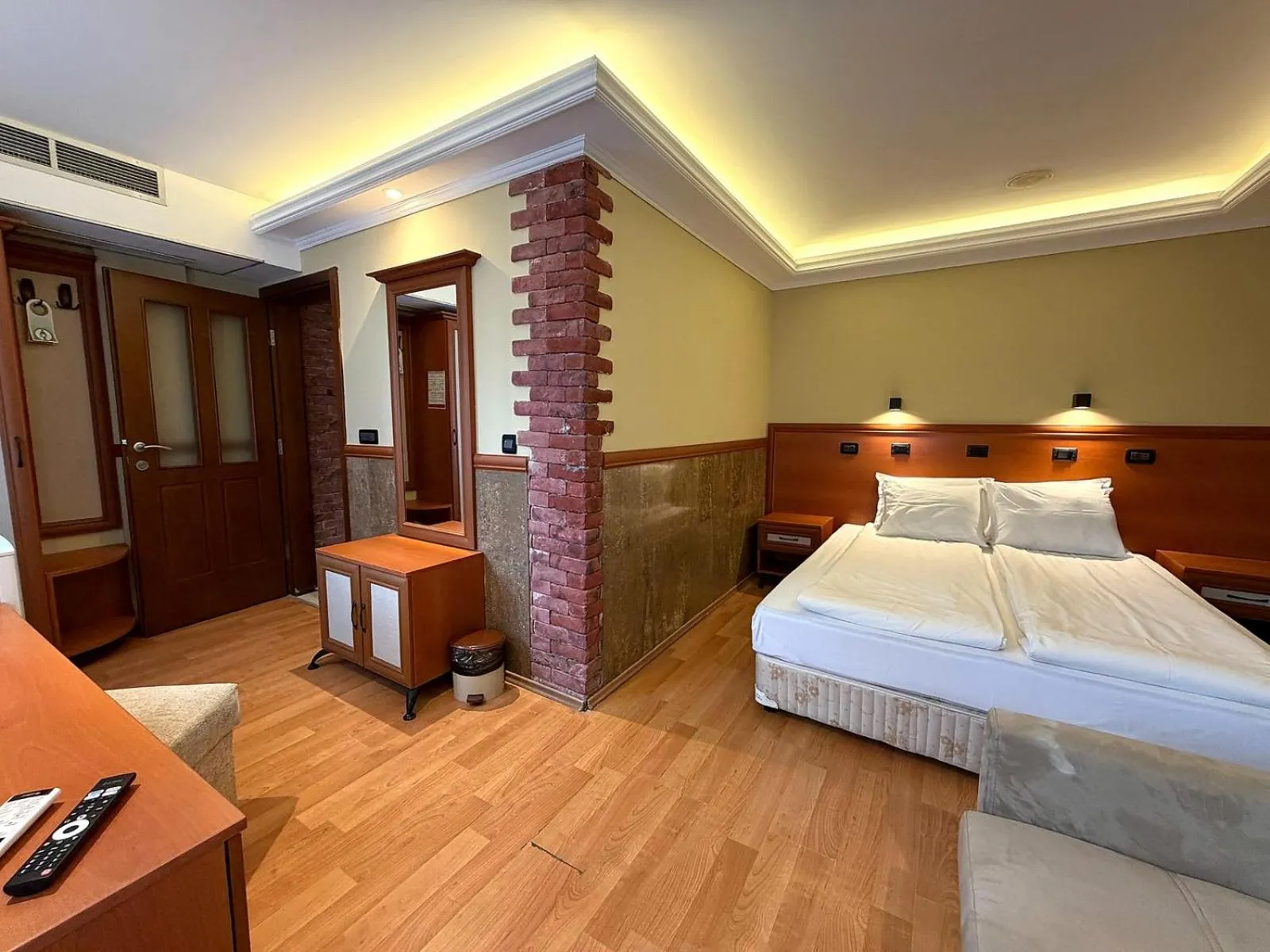 Bed in California Hotel