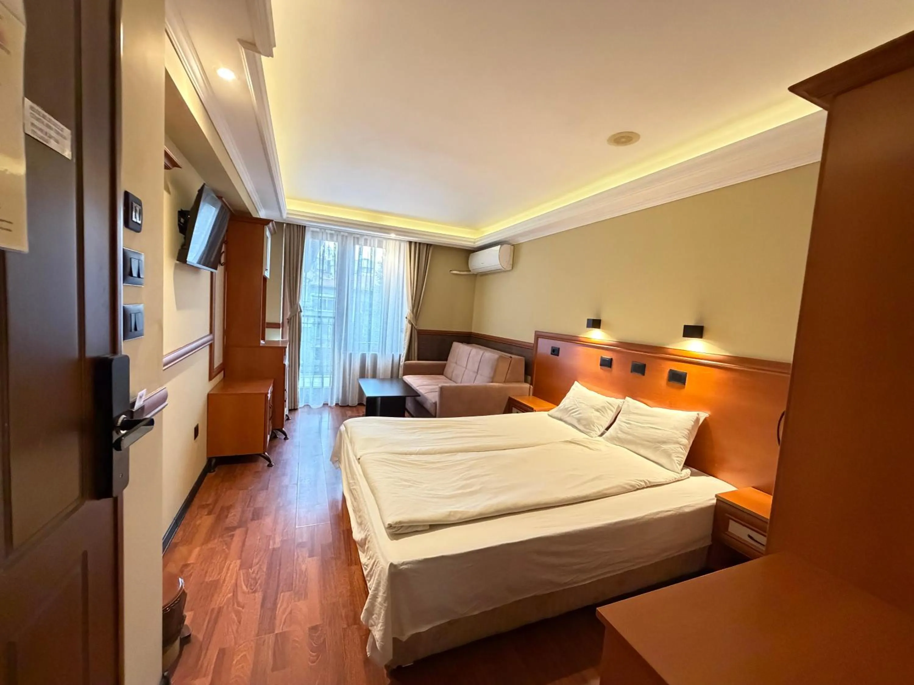 Bed in California Hotel