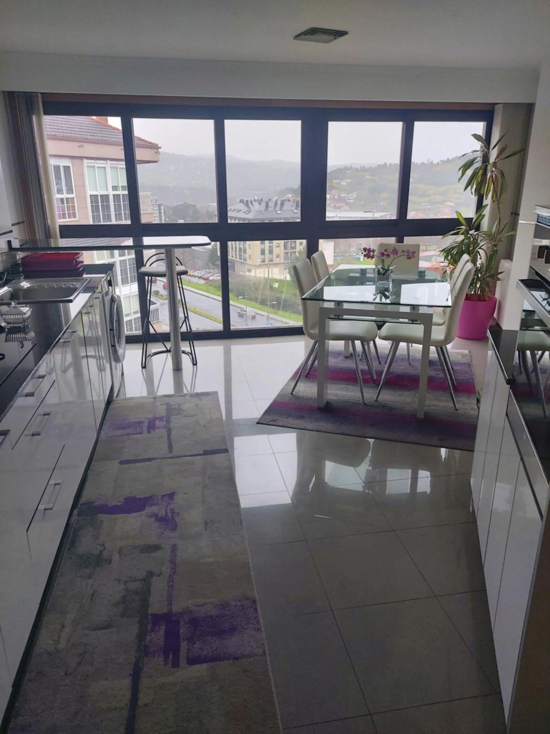 Kitchen or kitchenette in Duplex grandes cristaleras impresionantes vistas