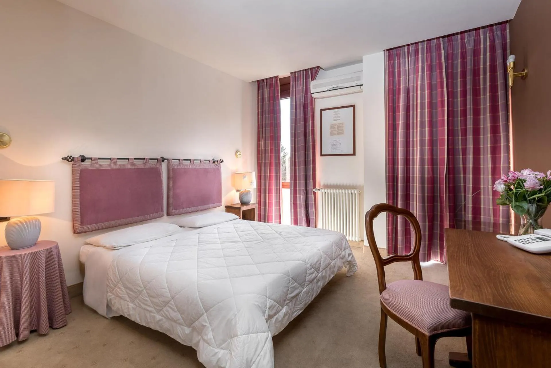 Bedroom, Bed in Hotel Rendez Vous