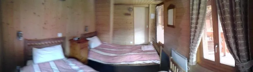Twin Room in Chalet Suisse Bed and Breakfast