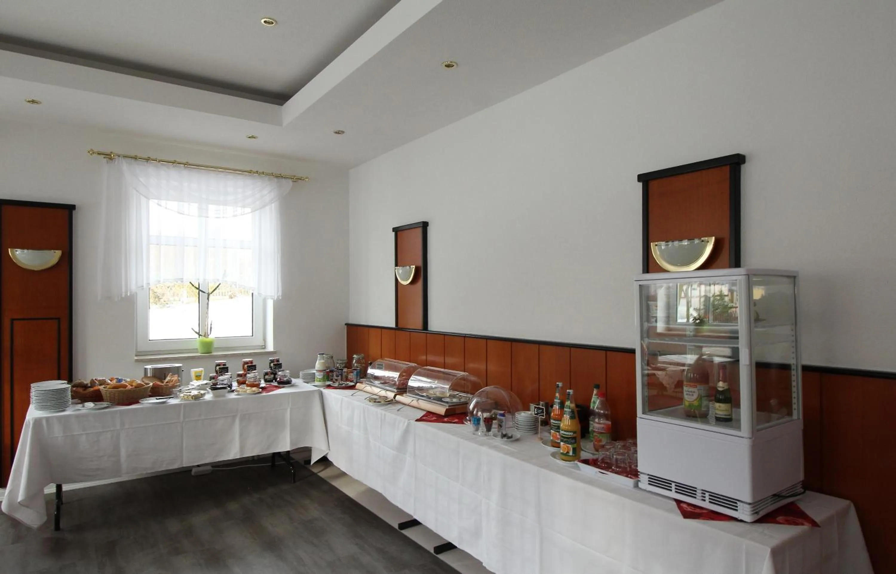 Buffet breakfast in Hotel & Restaurant am Rosenhügel