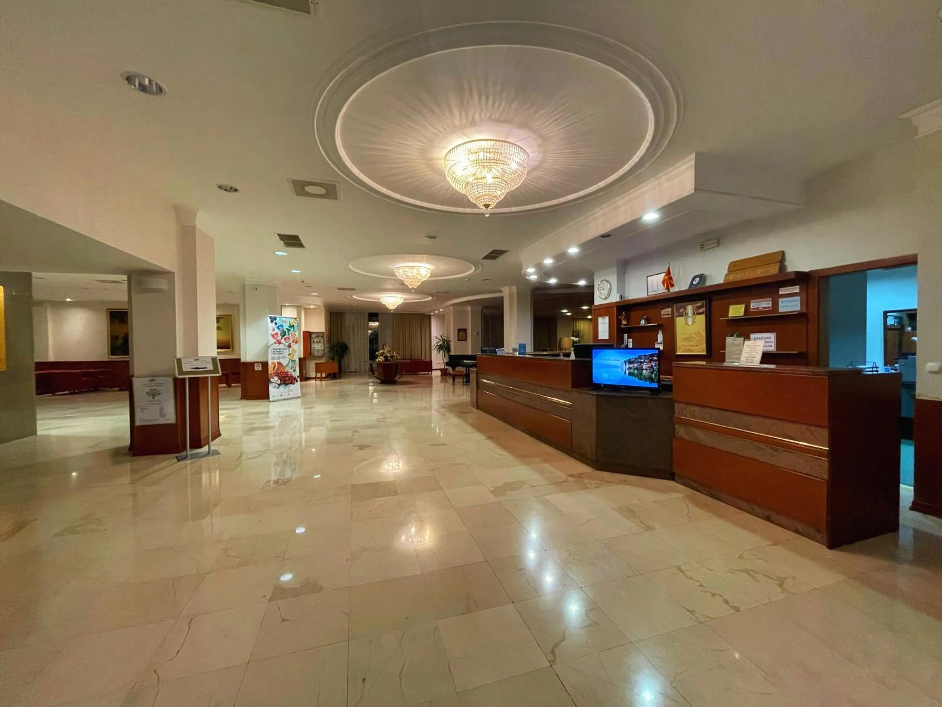 Lobby or reception in Hotel Metropol – Metropol Lake Resort