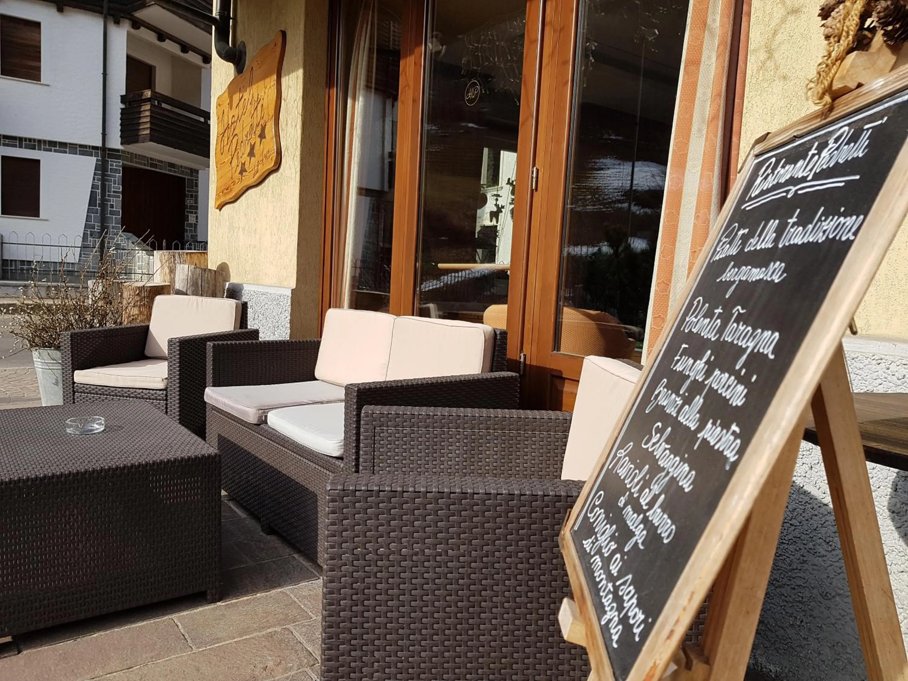 Facade/entrance in Hotel Pedretti