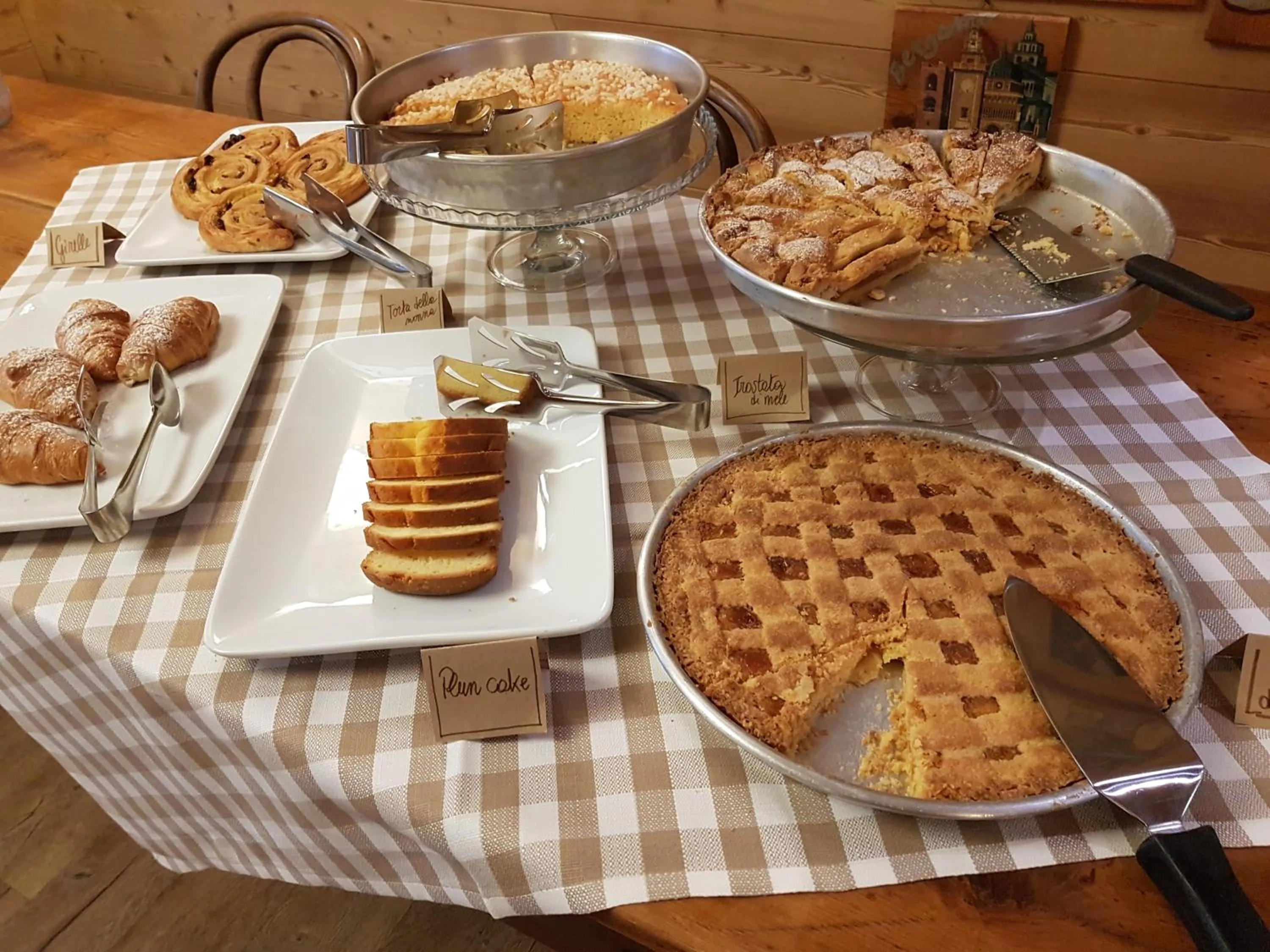 Lounge or bar in Hotel Pedretti