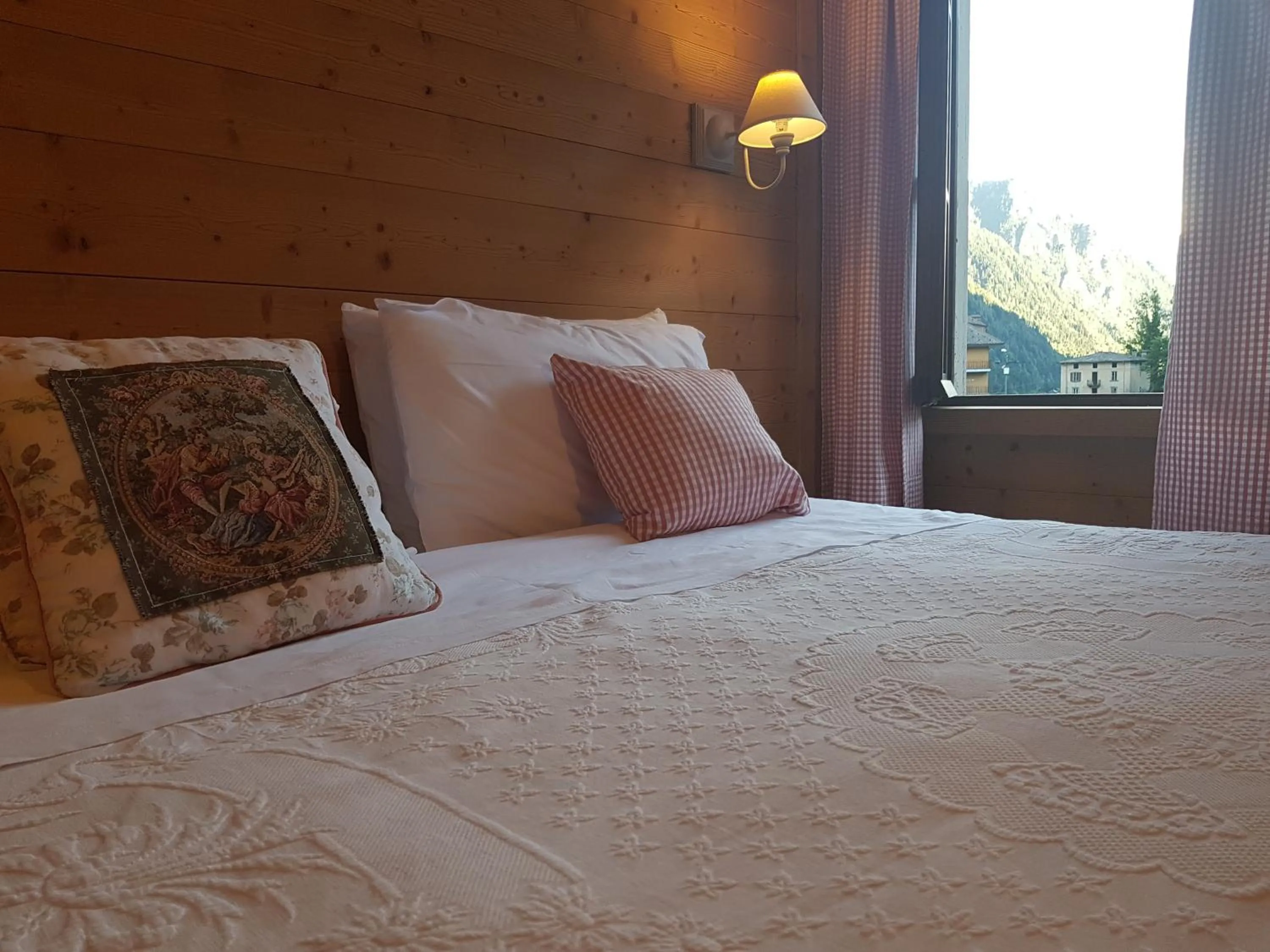 Decorative detail, Bed in Hotel Pedretti