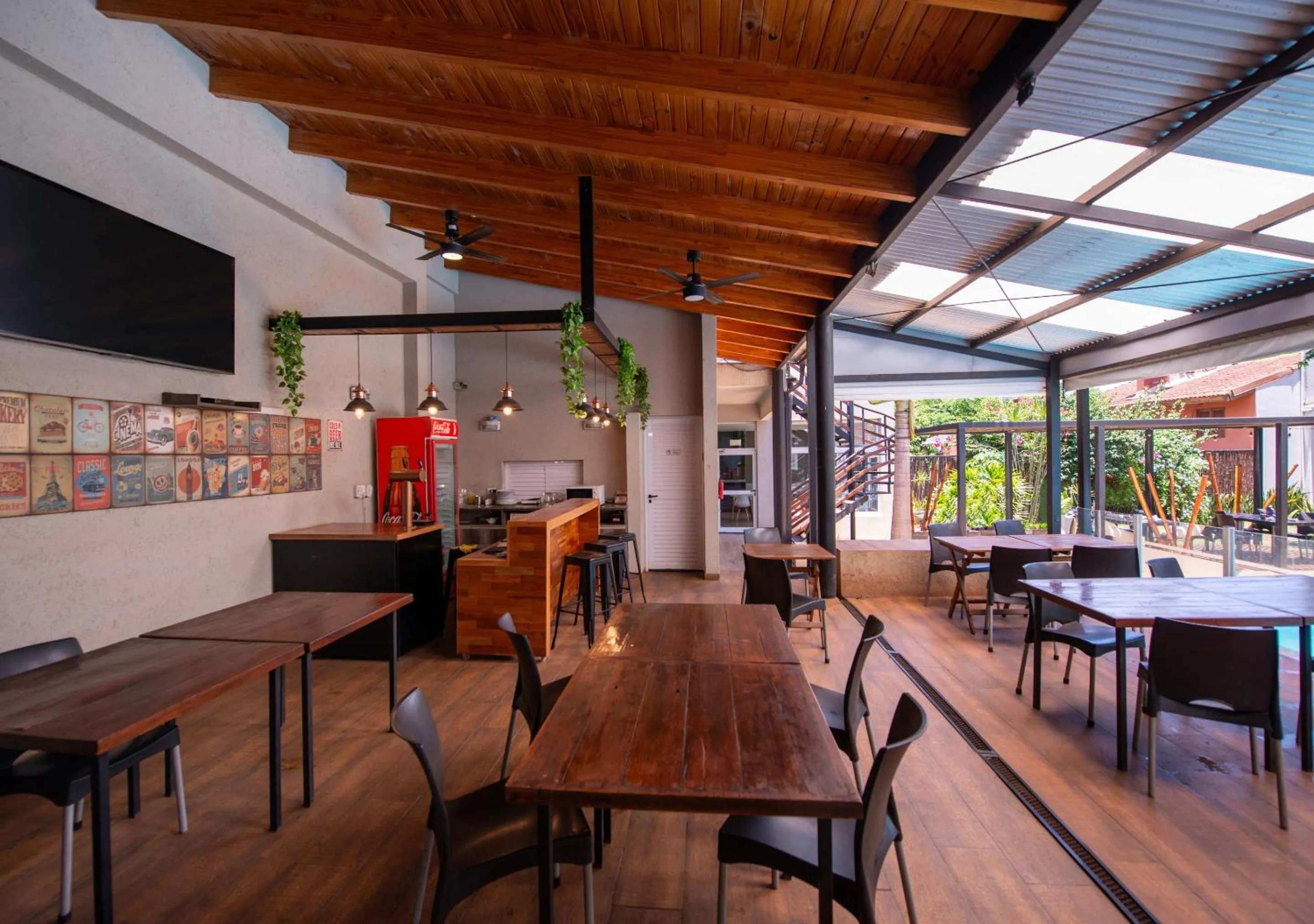 Restaurant/places to eat in INGA by DOT Suites