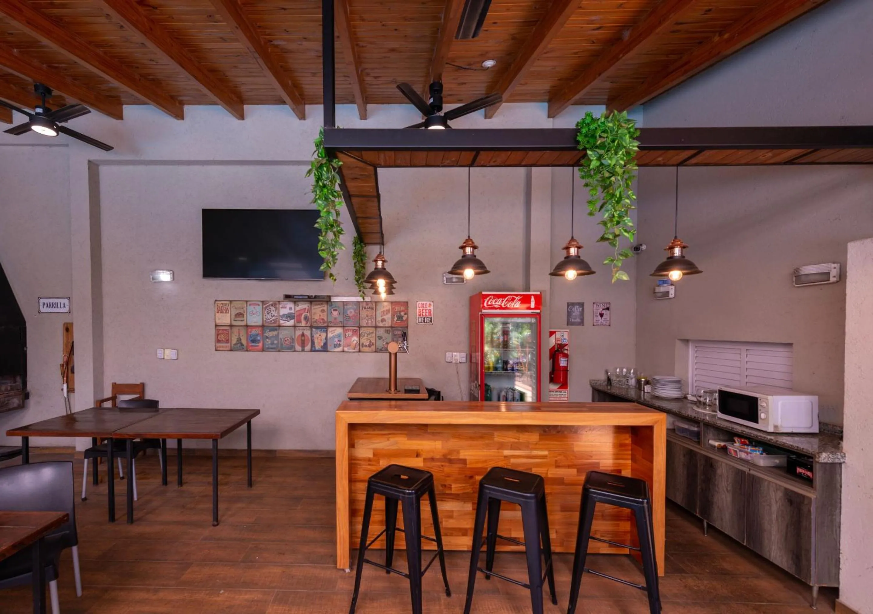 Restaurant/places to eat in INGA by DOT Suites