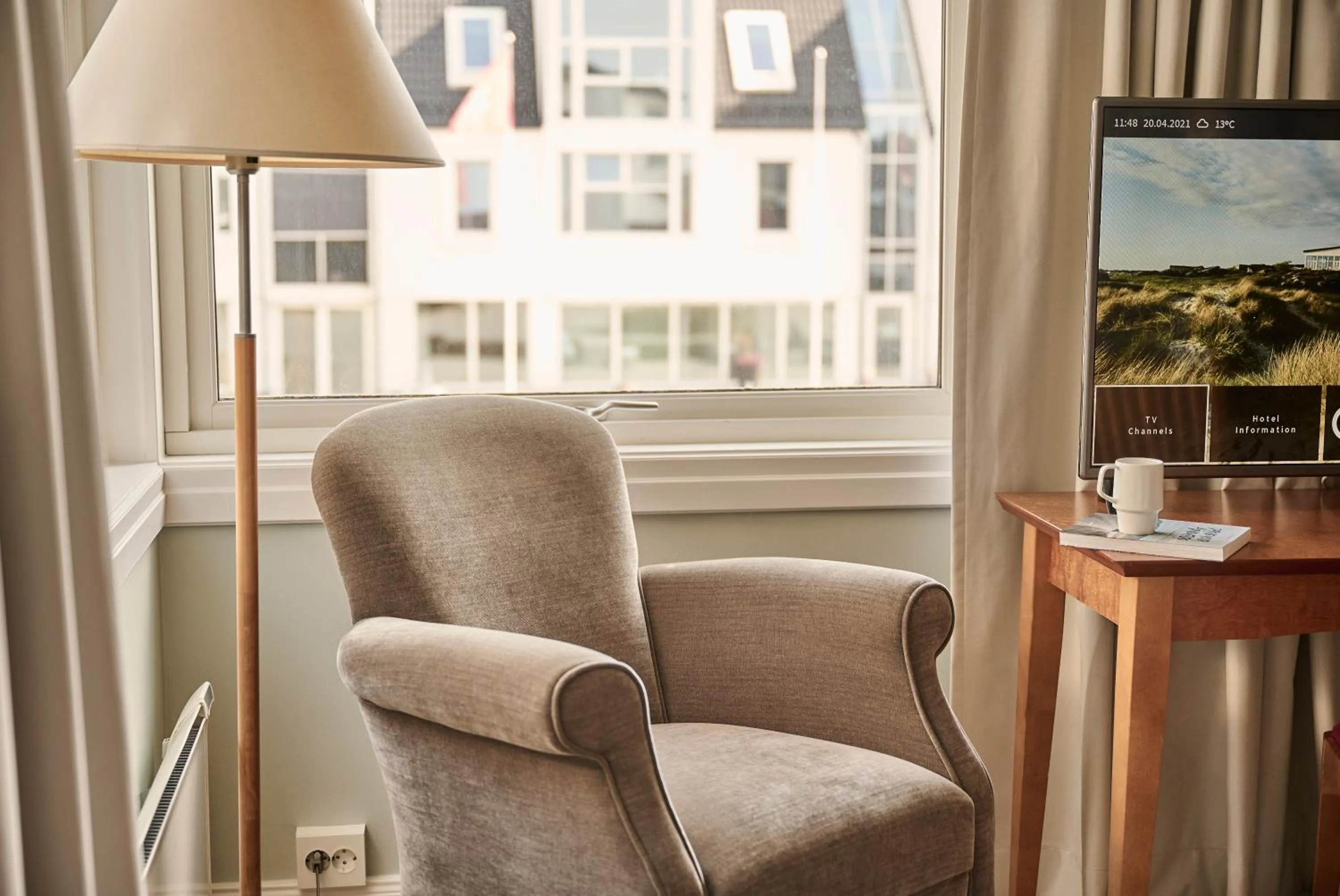 TV and multimedia in Sola Strand Hotel