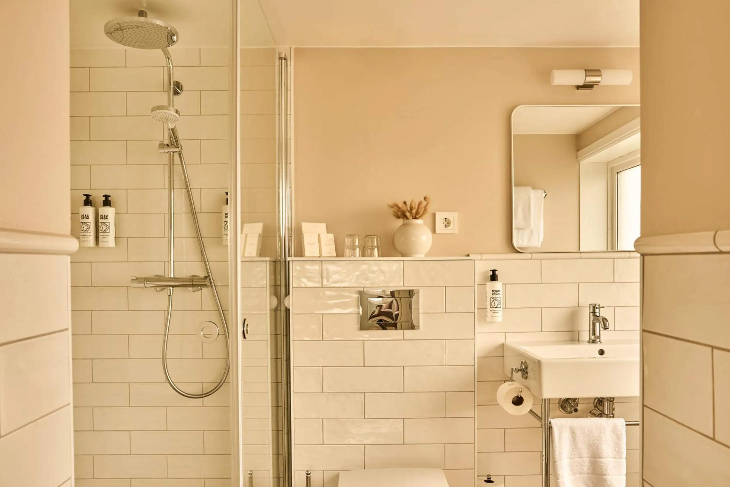 Shower in Sola Strand Hotel