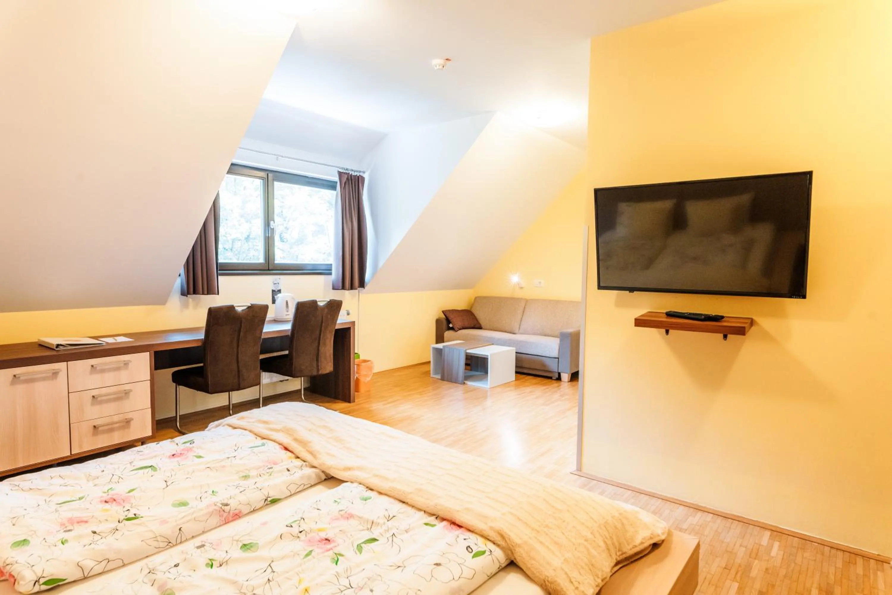 Photo of the whole room, Bed in Dvorec Trebnik - SOBE