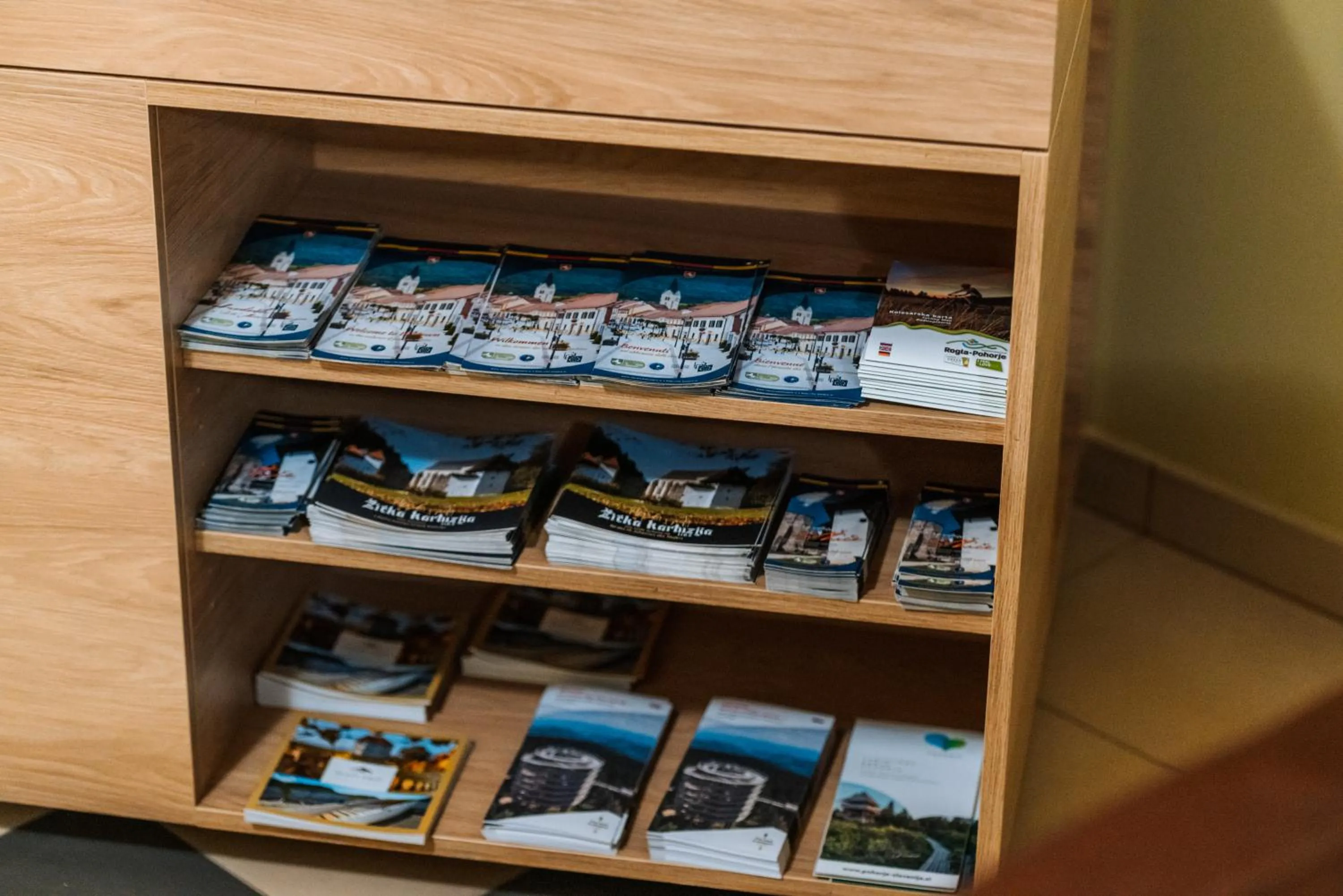 Property building in Dvorec Trebnik - SOBE