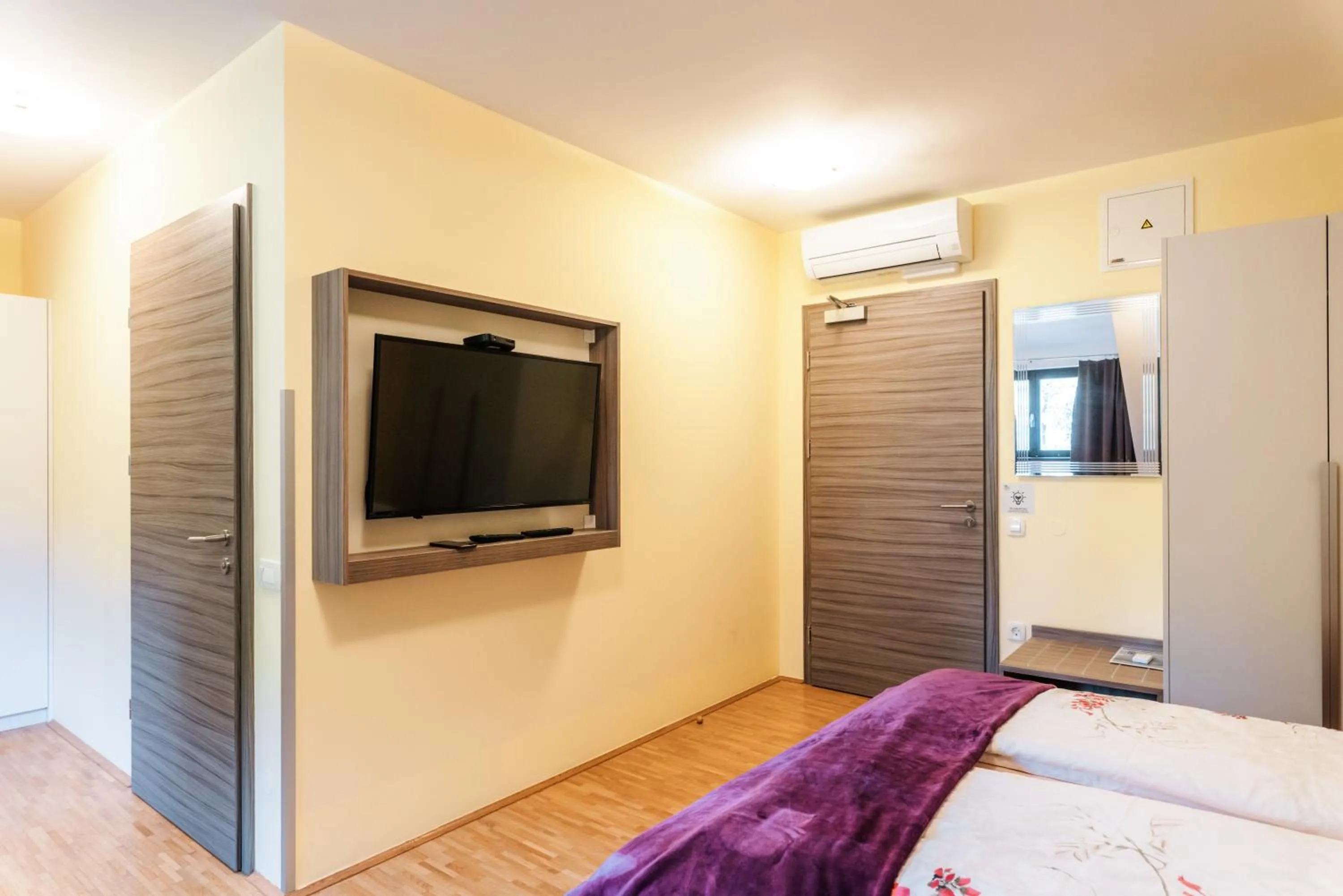 Photo of the whole room, Bed in Dvorec Trebnik - SOBE