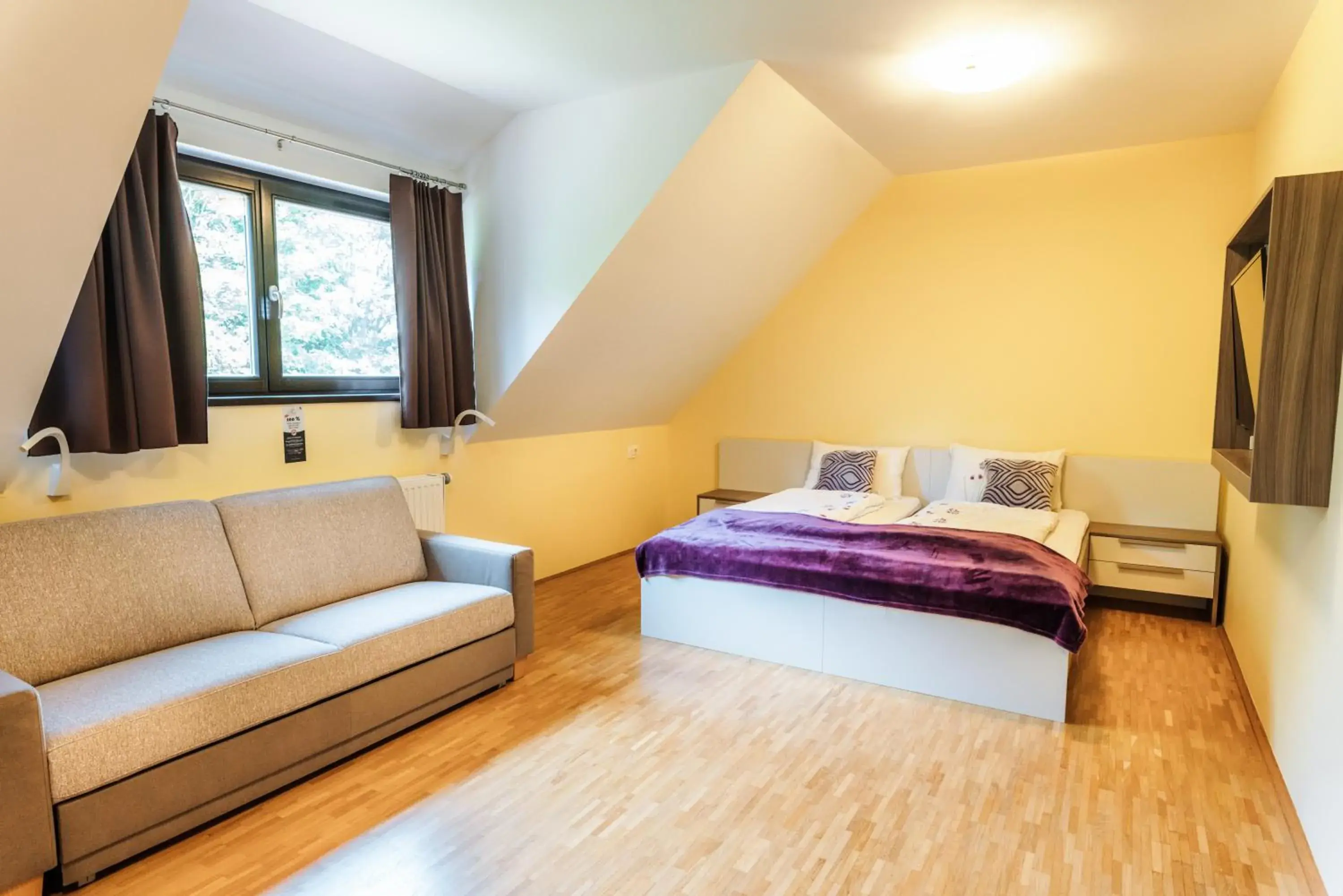 Standard Double Room - single occupancy in Dvorec Trebnik - SOBE Standard Double Room - single occupancy in Dvorec Trebnik - SOBE